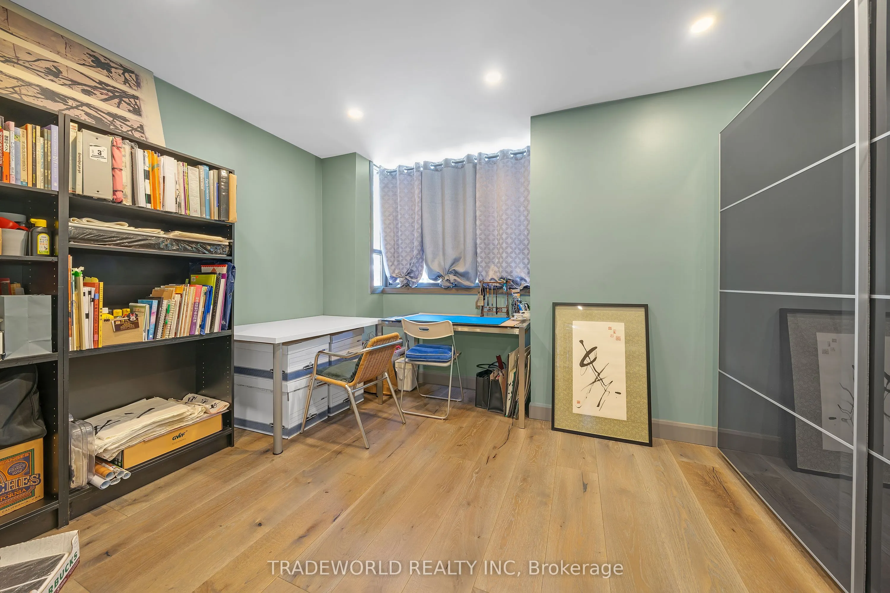 21 Dundonald Street, #1