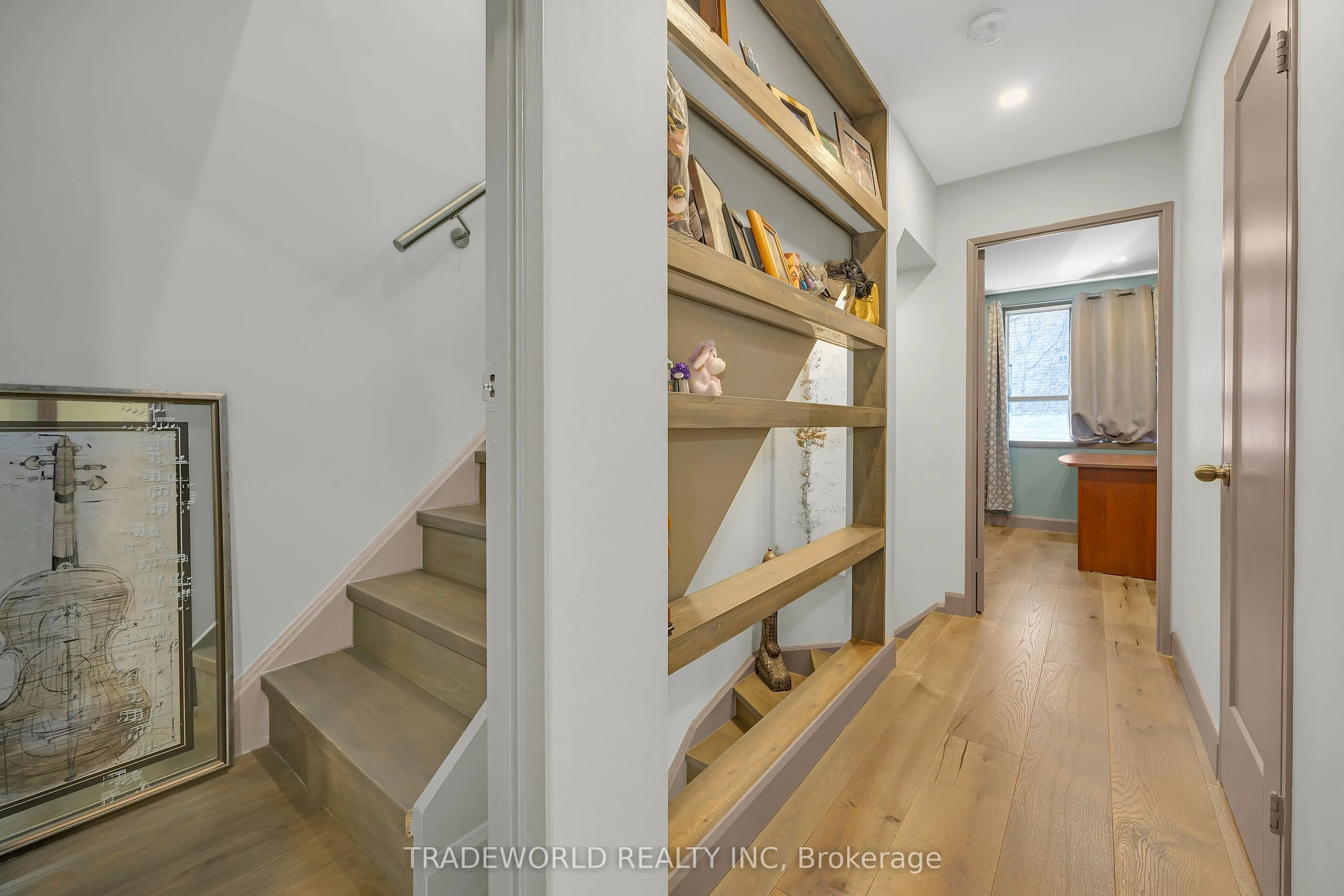 21 Dundonald Street, #1