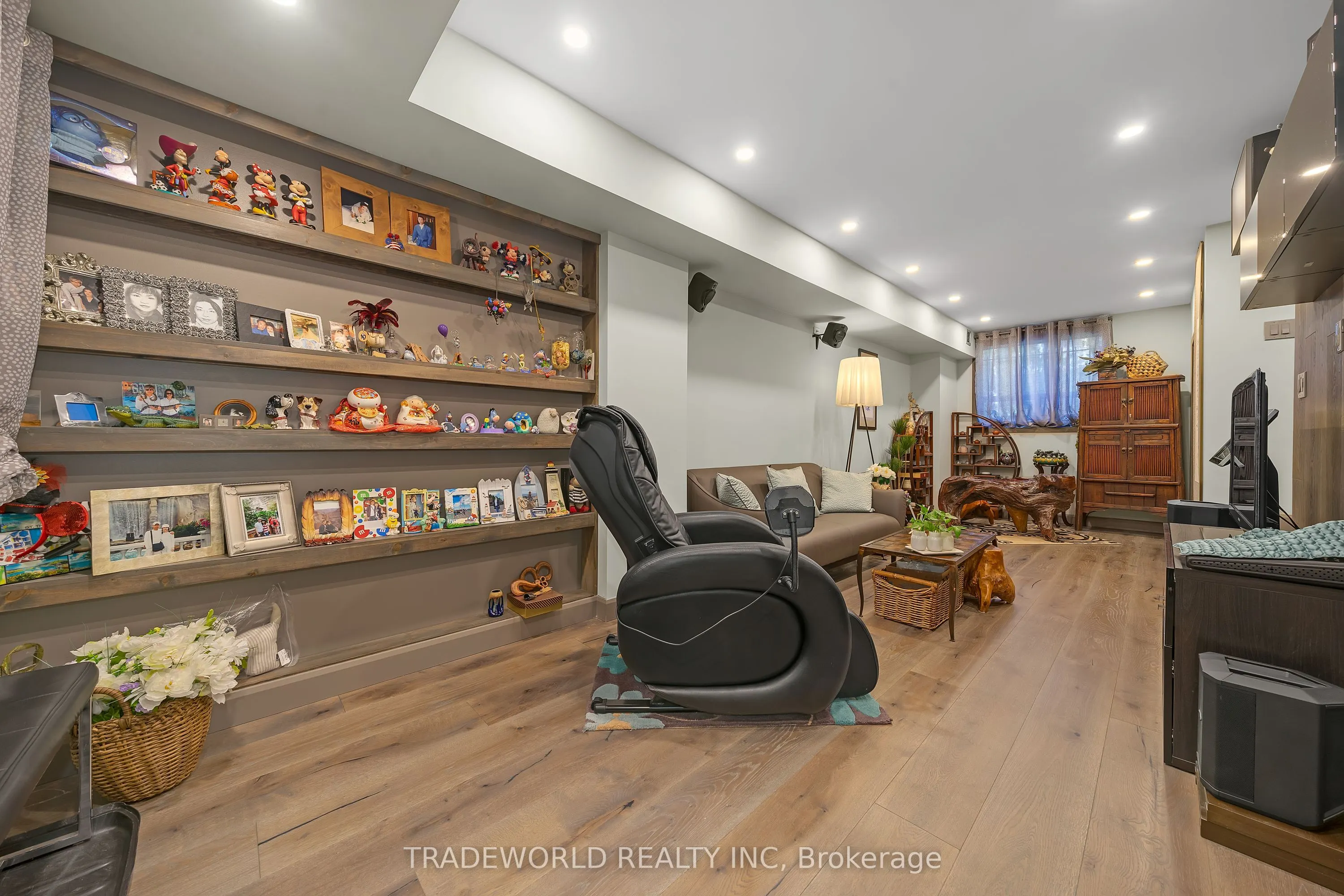 21 Dundonald Street, #1