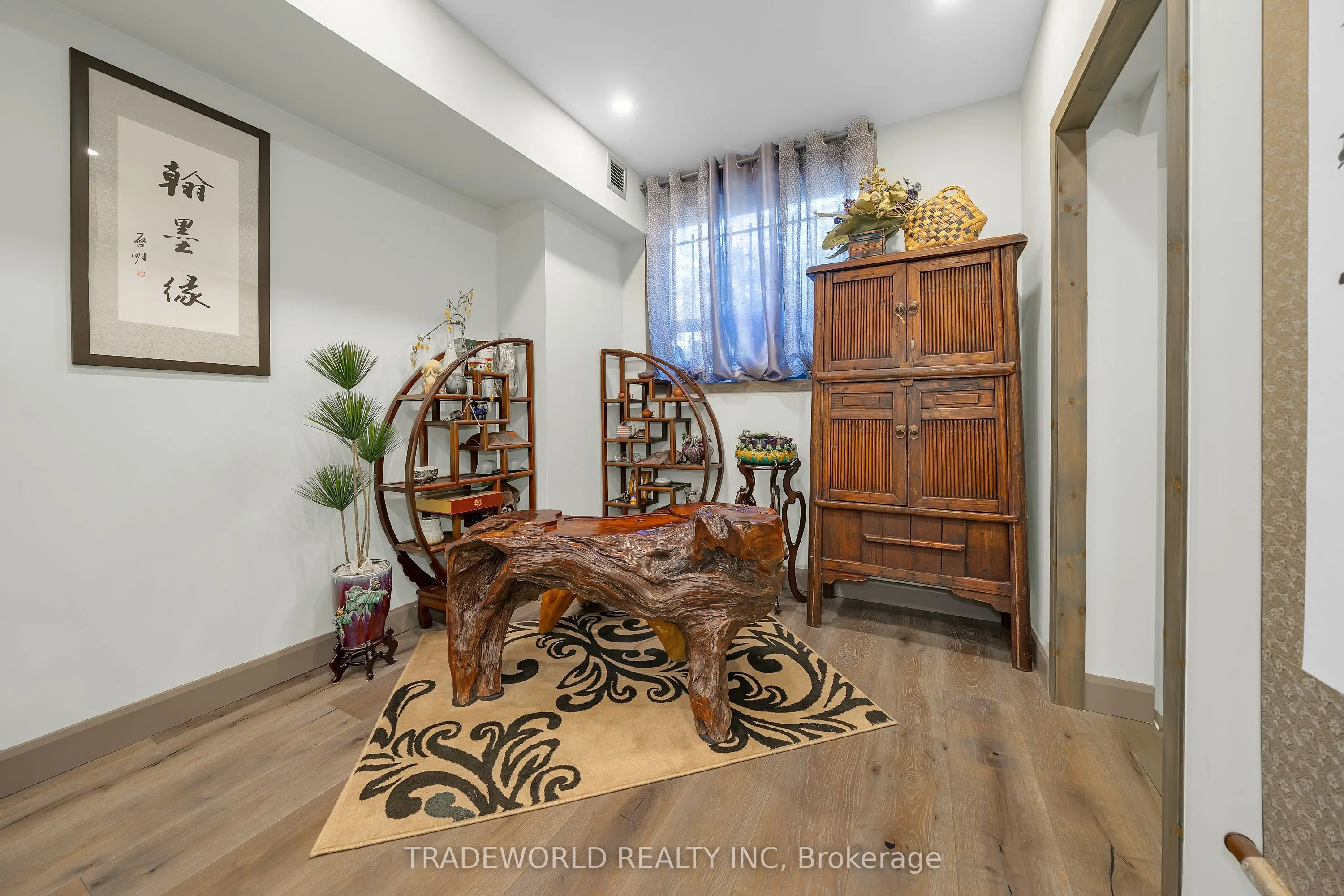 21 Dundonald Street, #1