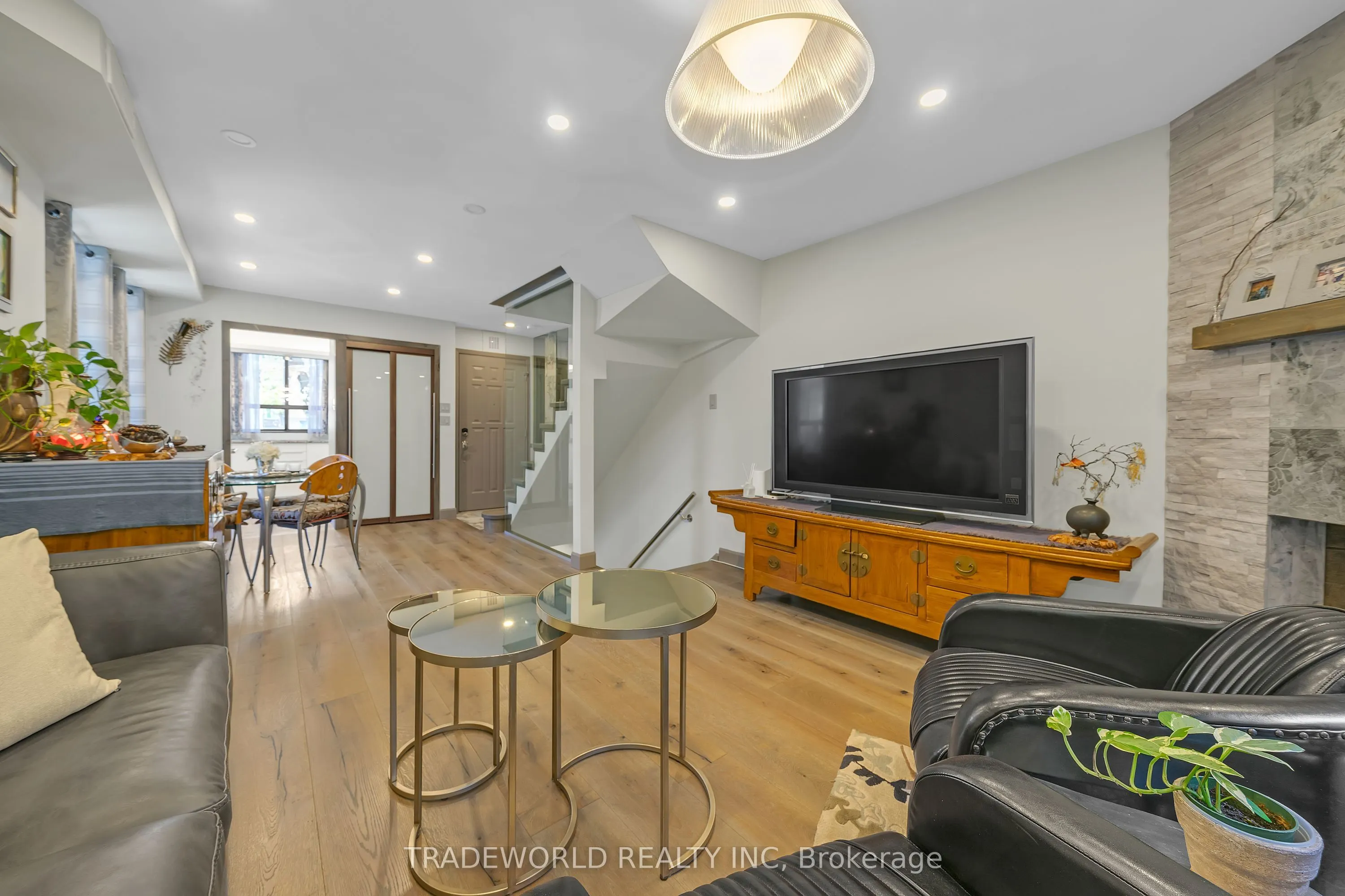 21 Dundonald Street, #1