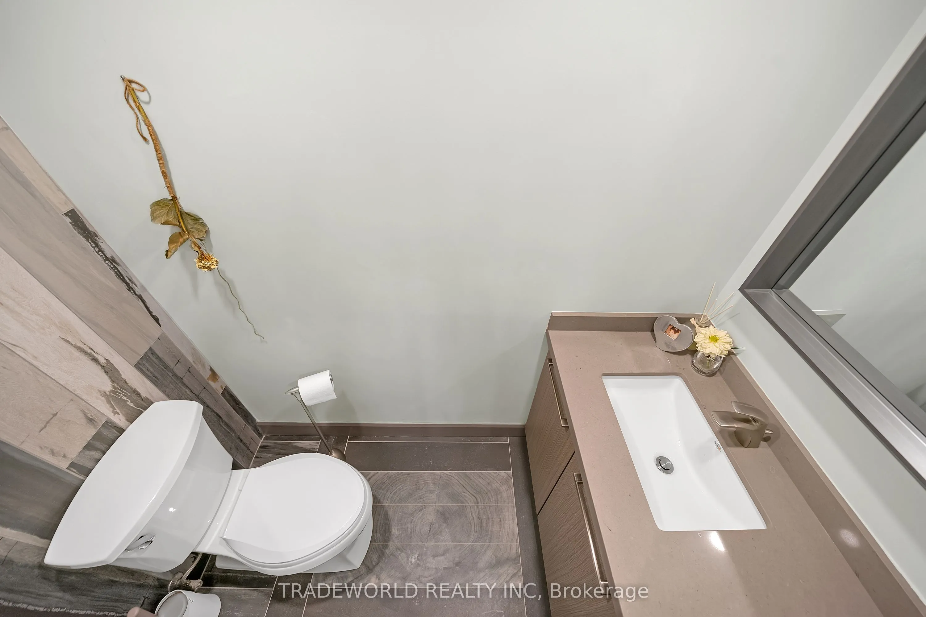 21 Dundonald Street, #1