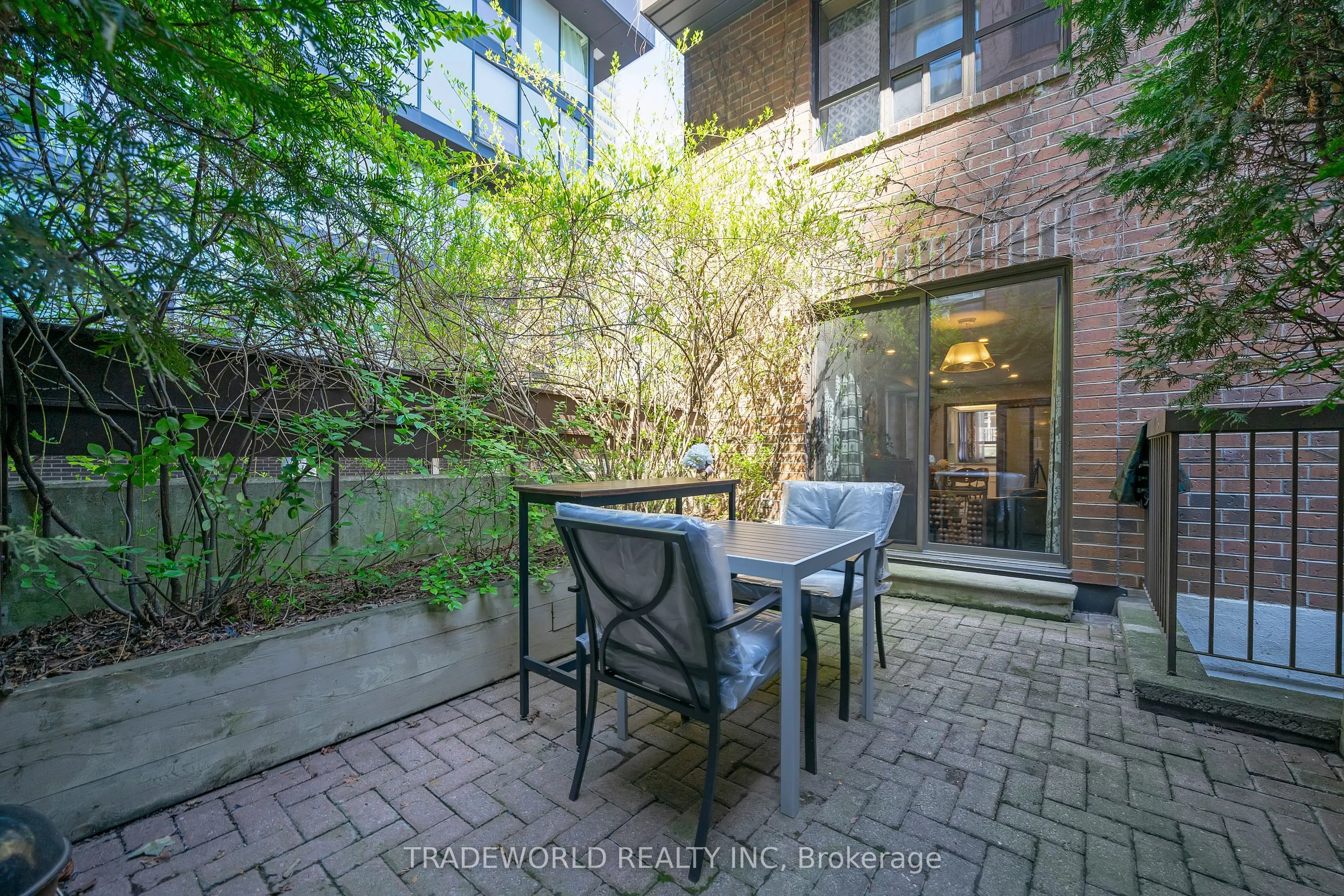 21 Dundonald Street, #1