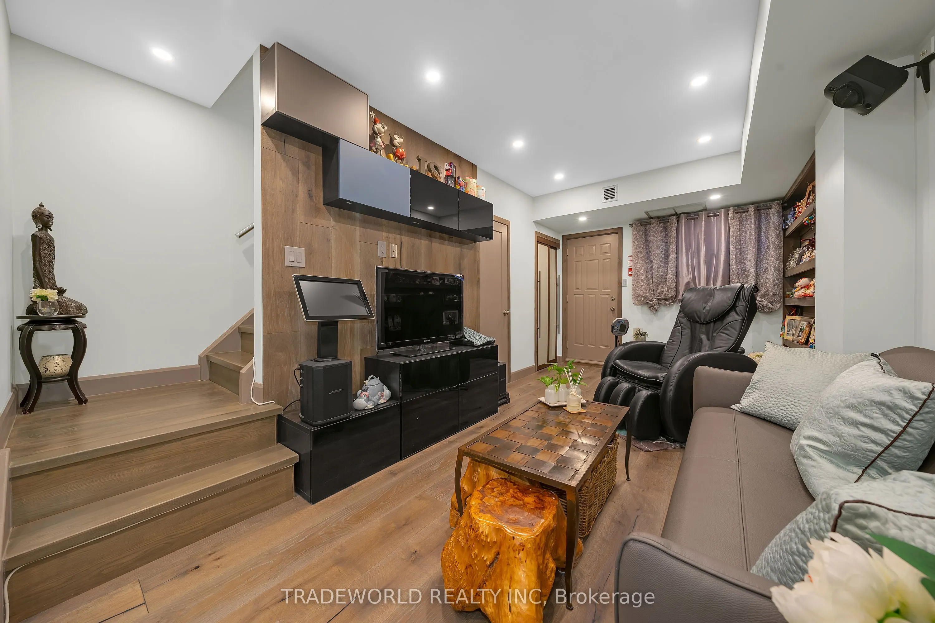 21 Dundonald Street, #1