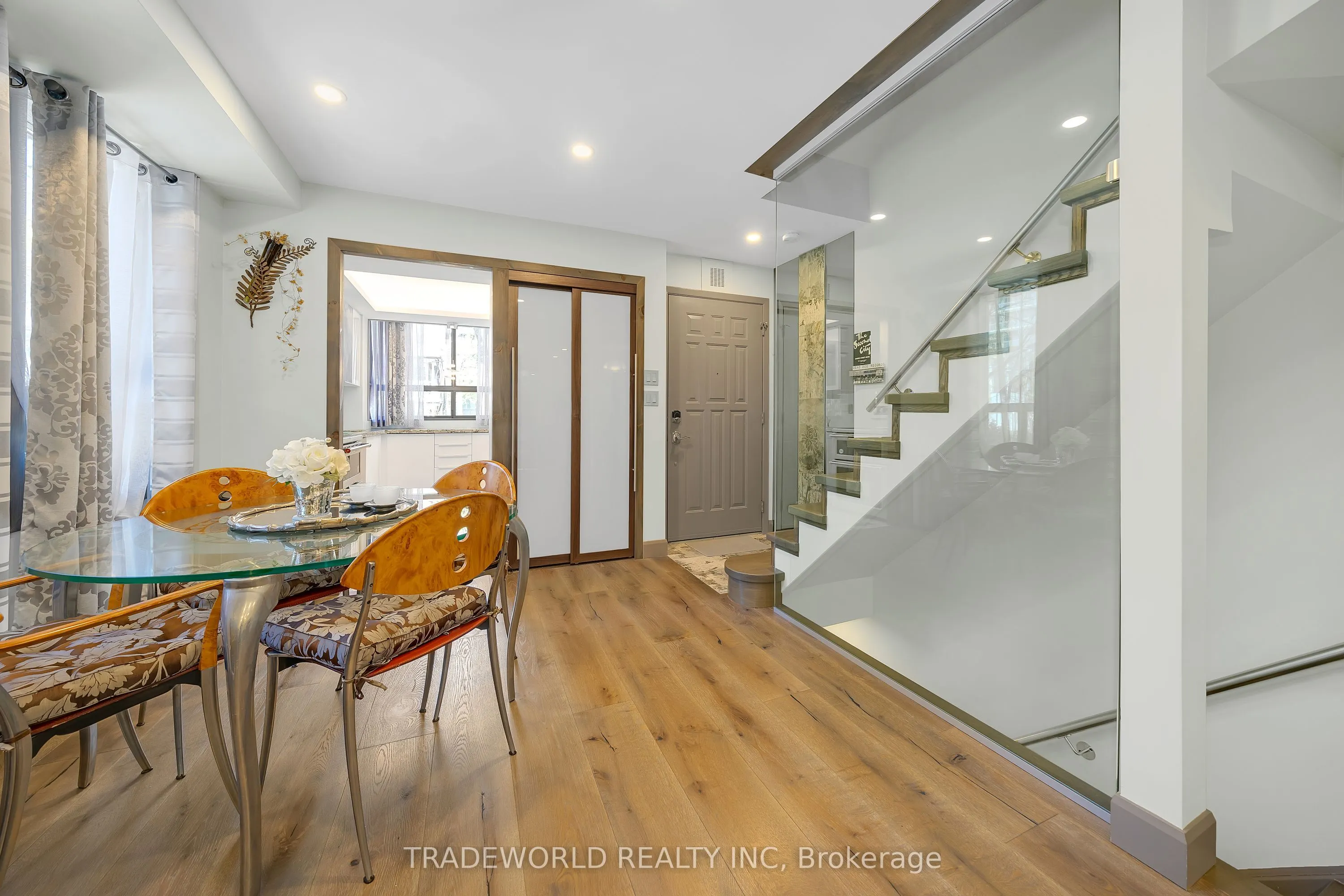 21 Dundonald Street, #1
