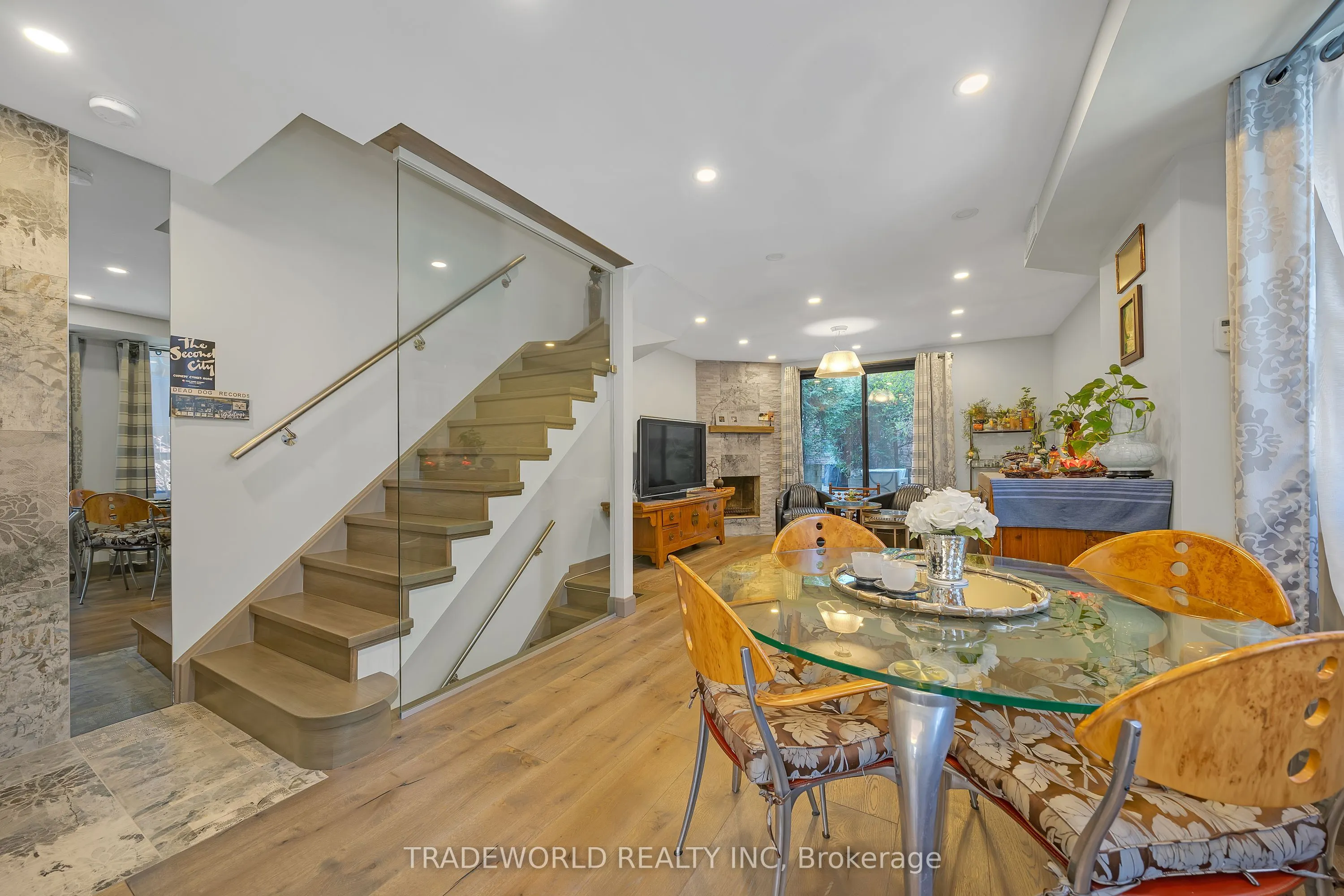 21 Dundonald Street, #1