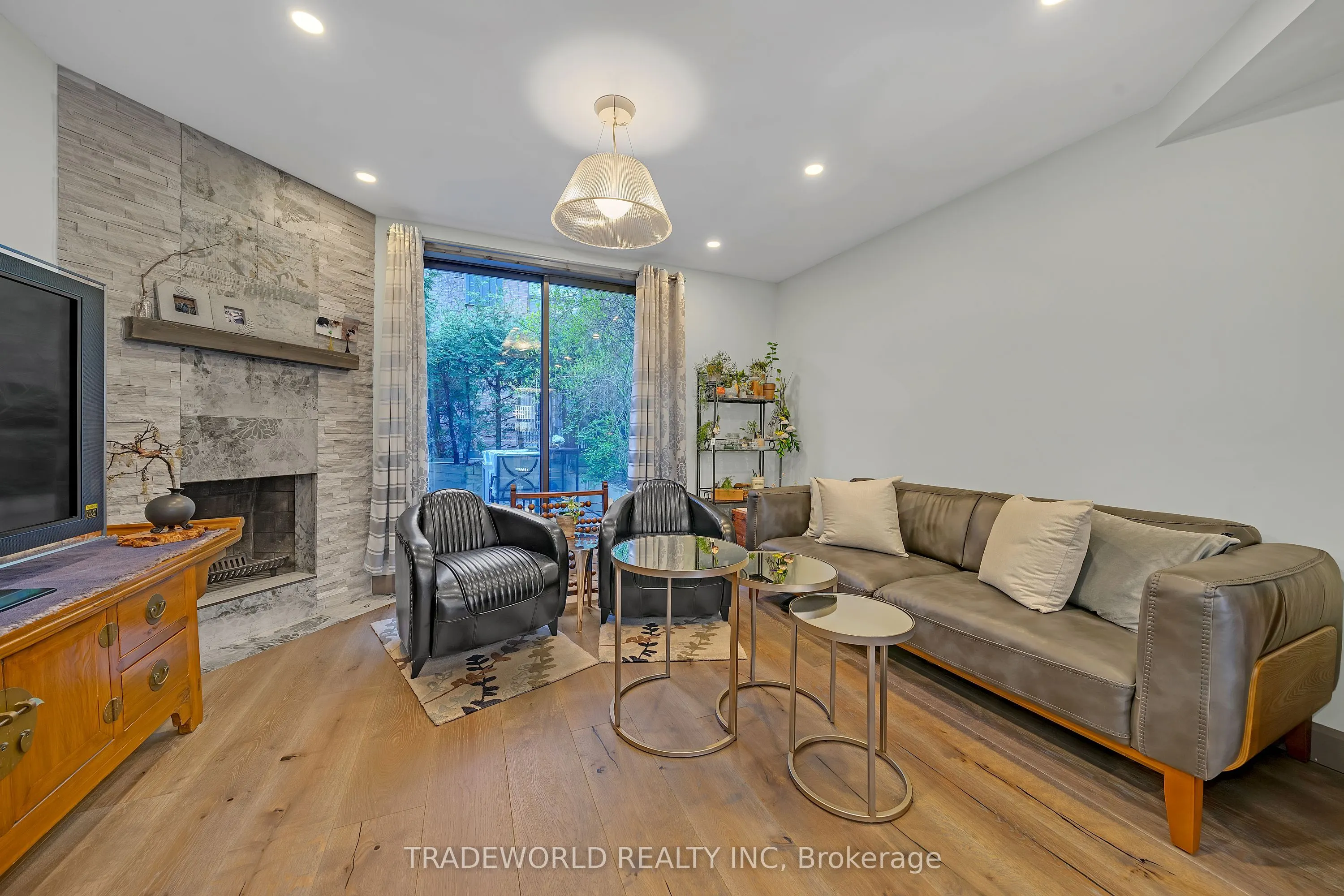 21 Dundonald Street, #1