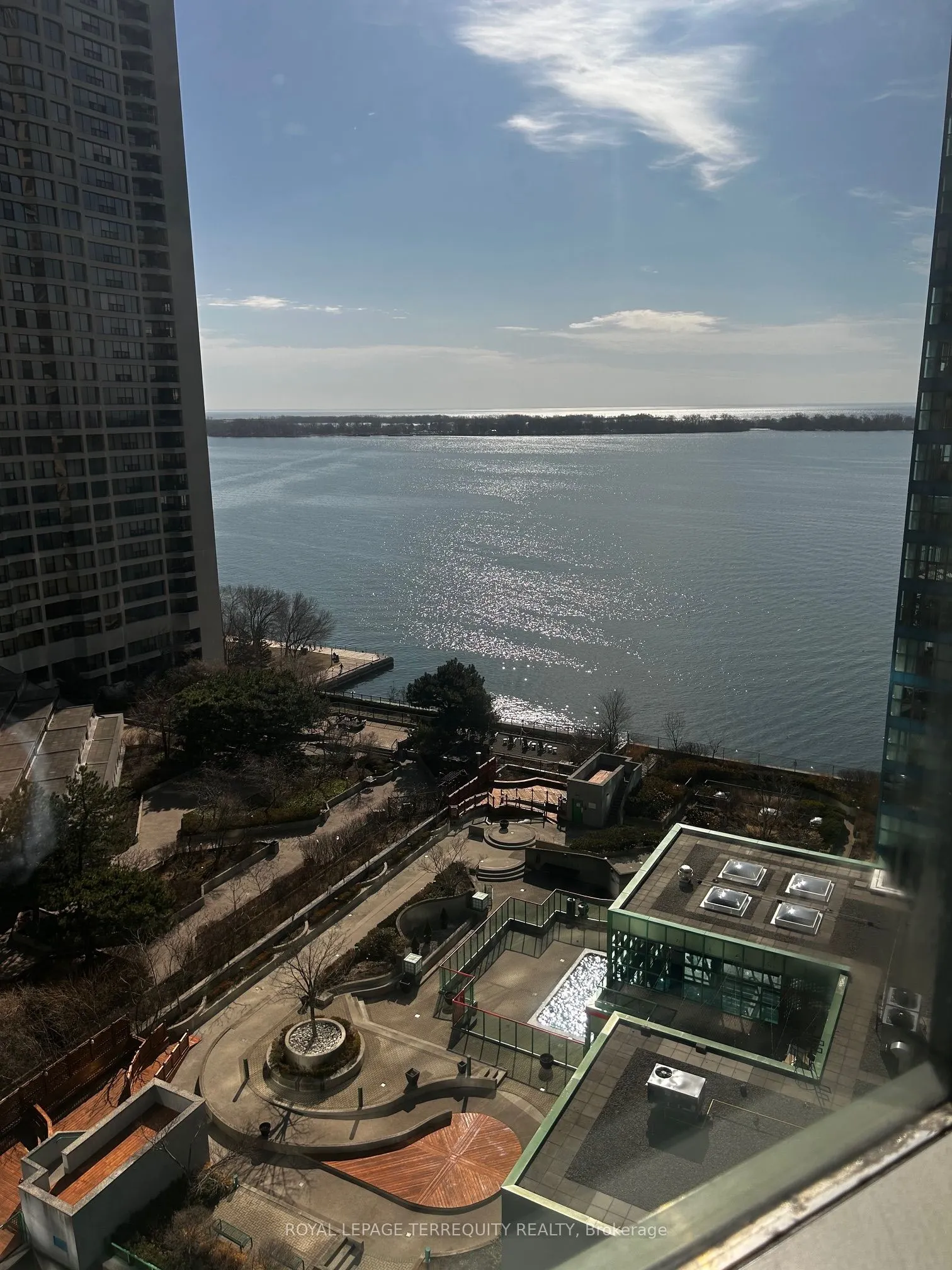 77 Harbour Square, #2004