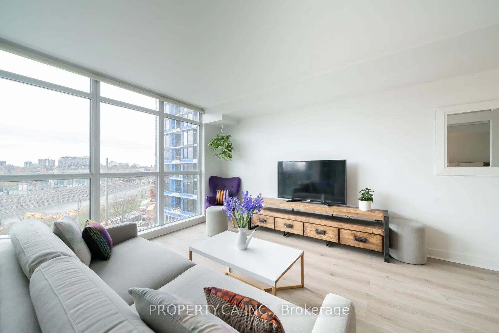 1171 Queen Street W, #512