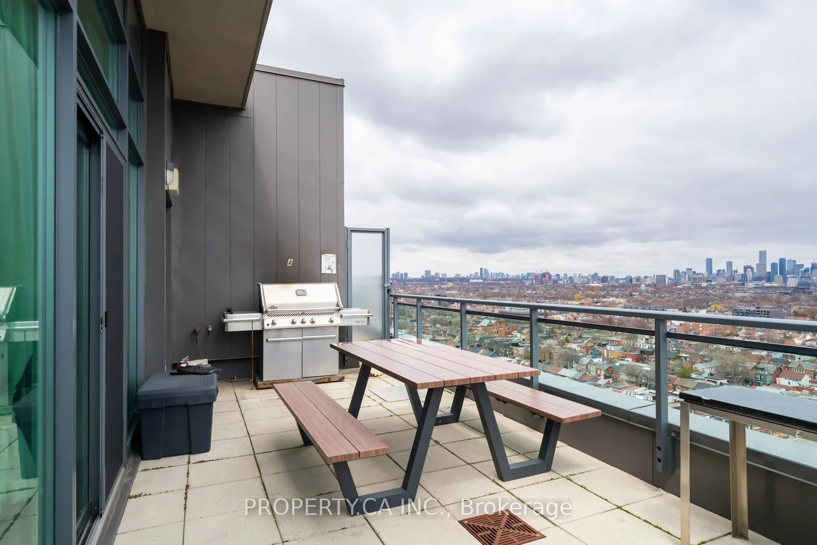 1171 Queen Street W, #512