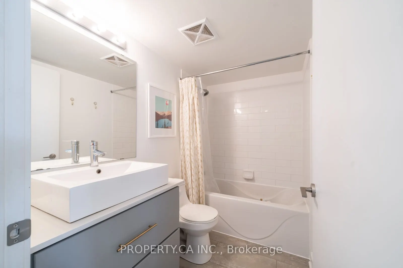 1171 Queen Street W, #512