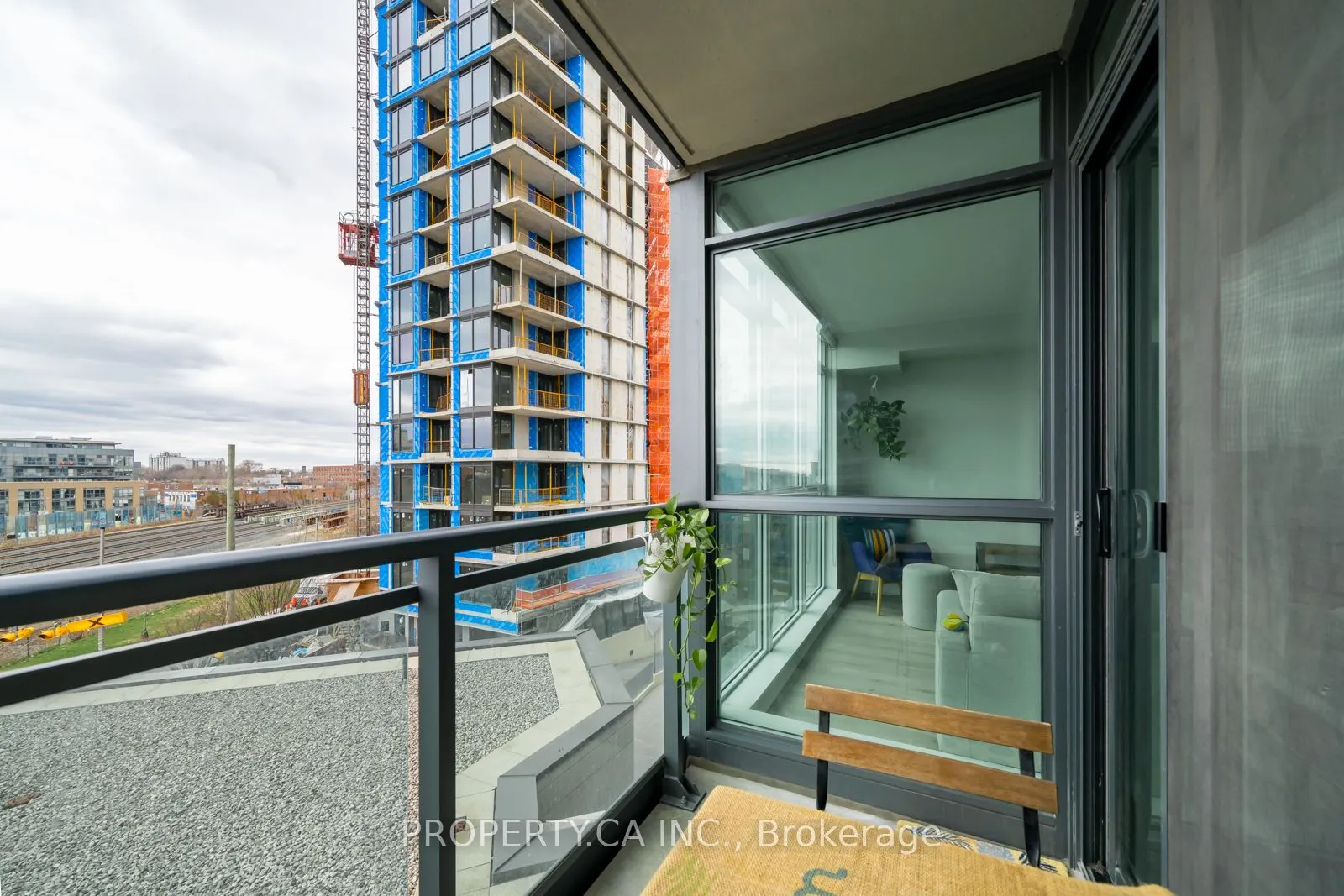 1171 Queen Street W, #512