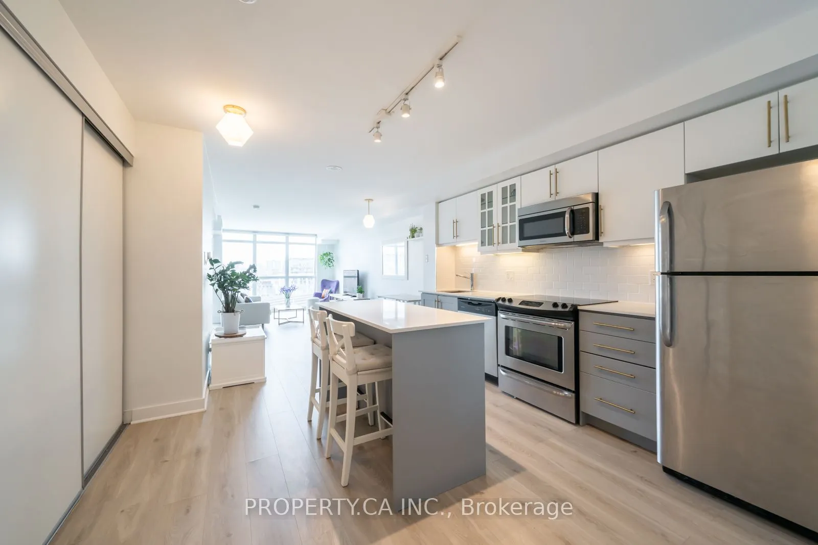 1171 Queen Street W, #512