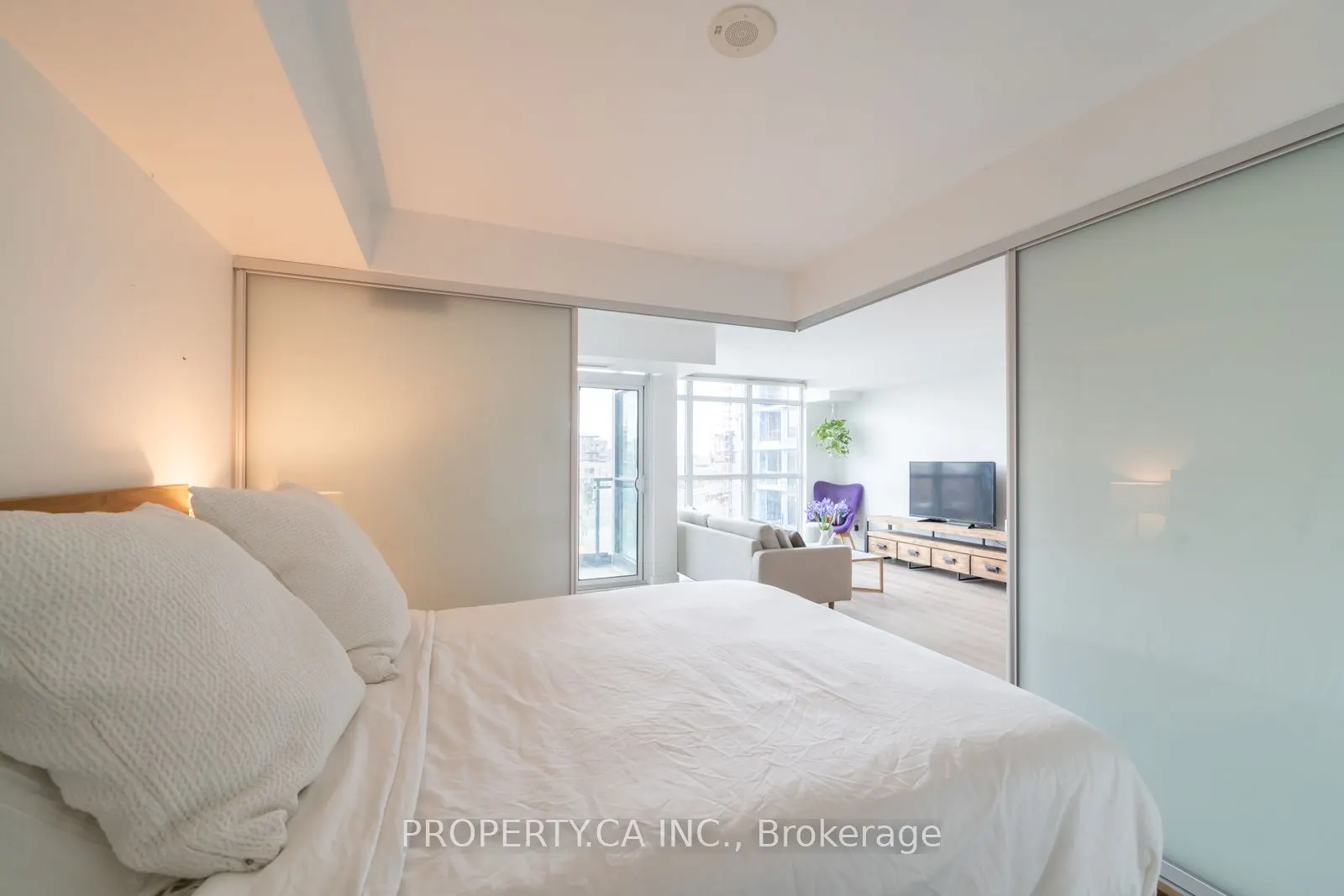 1171 Queen Street W, #512
