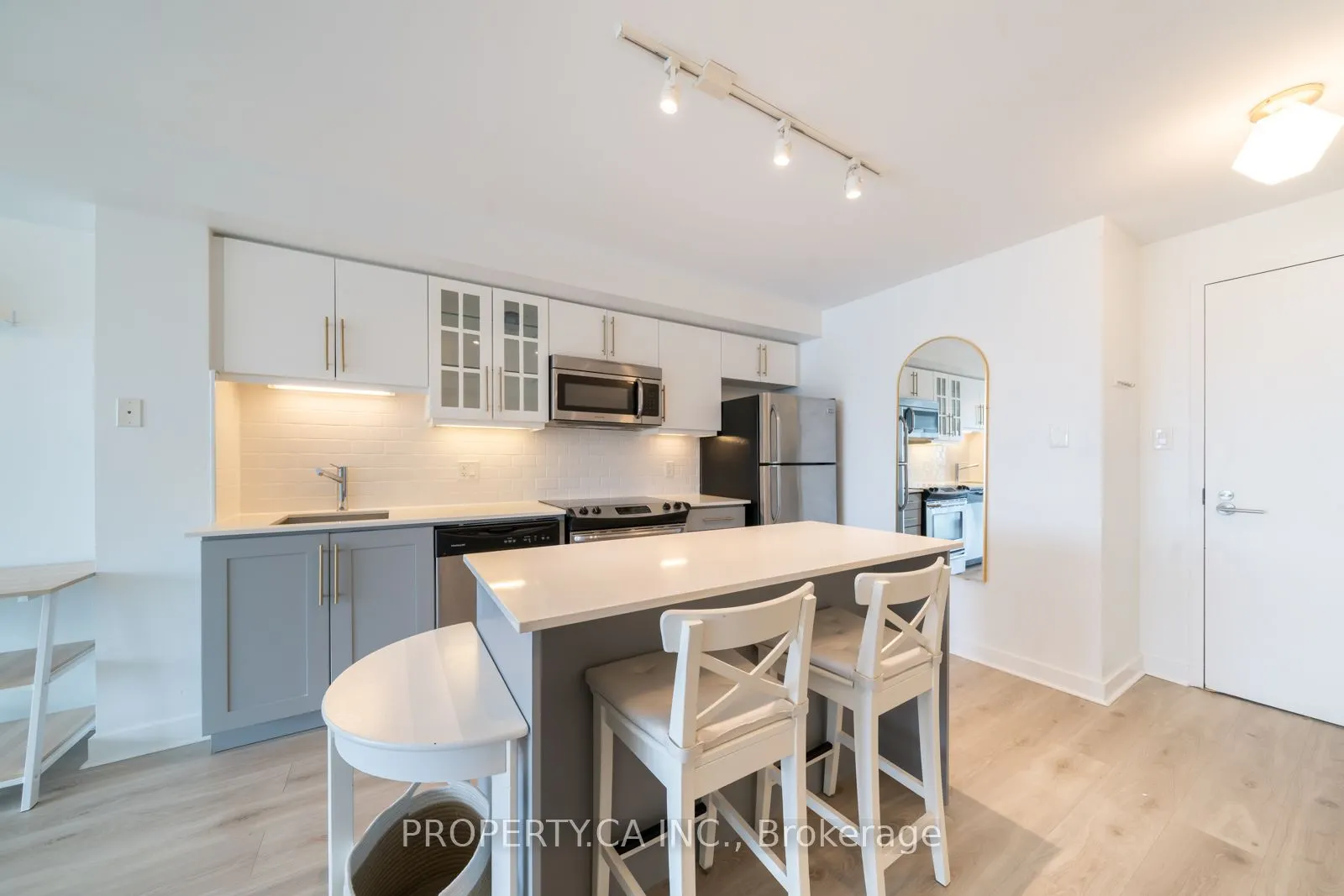 1171 Queen Street W, #512