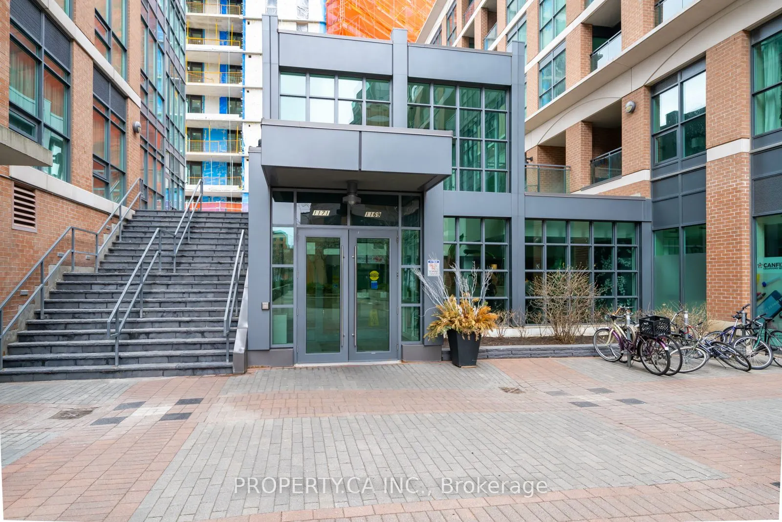 1171 Queen Street W, #512