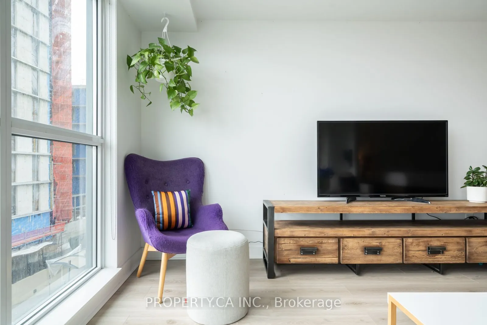 1171 Queen Street W, #512