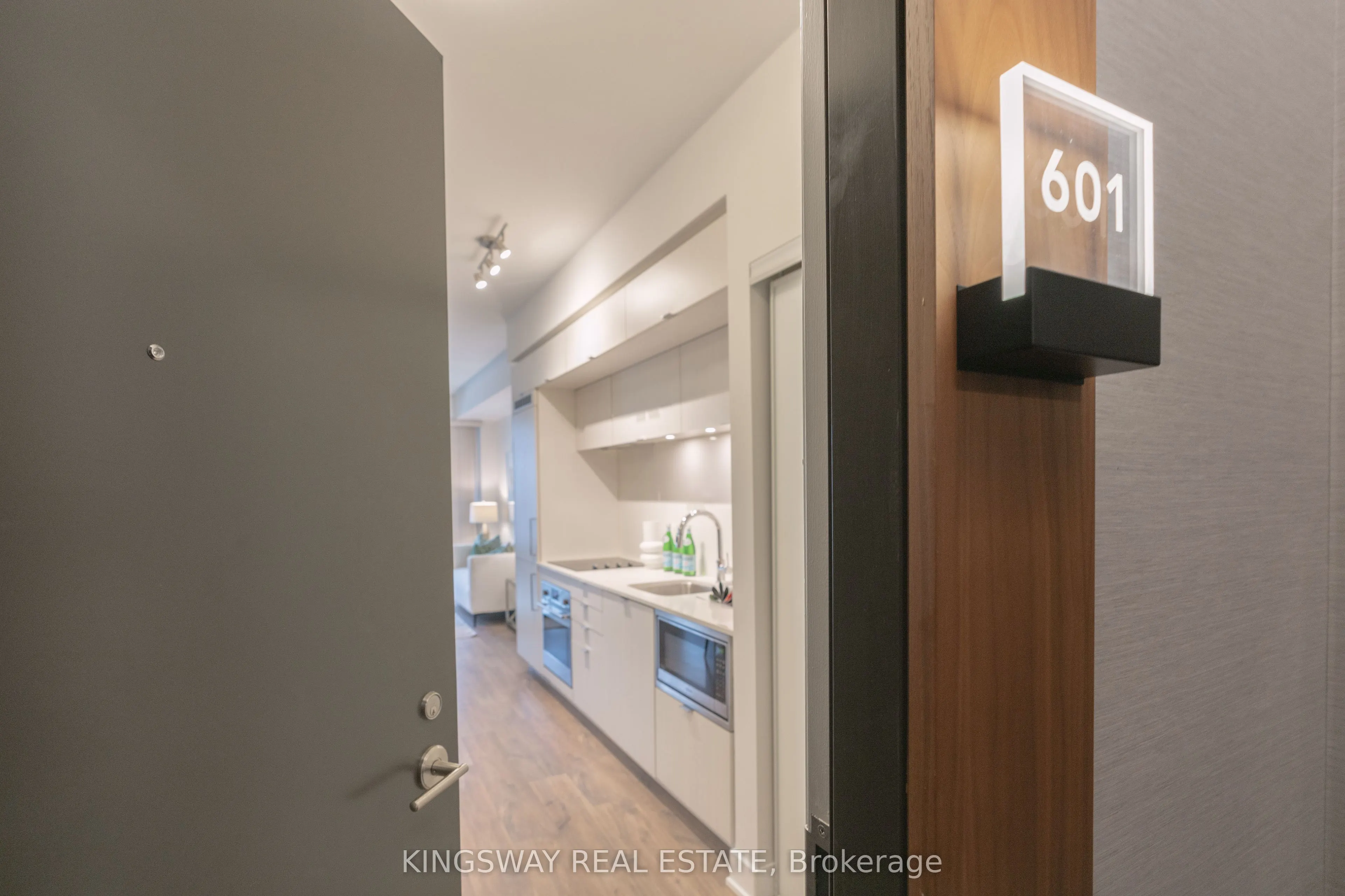 38 Cameron Street, #601