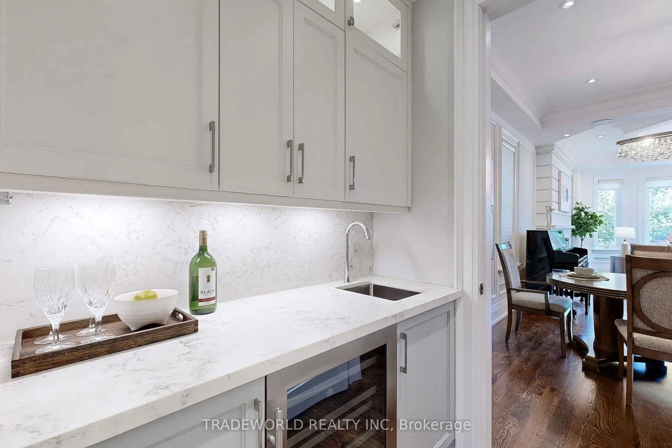 122 Parkview Avenue