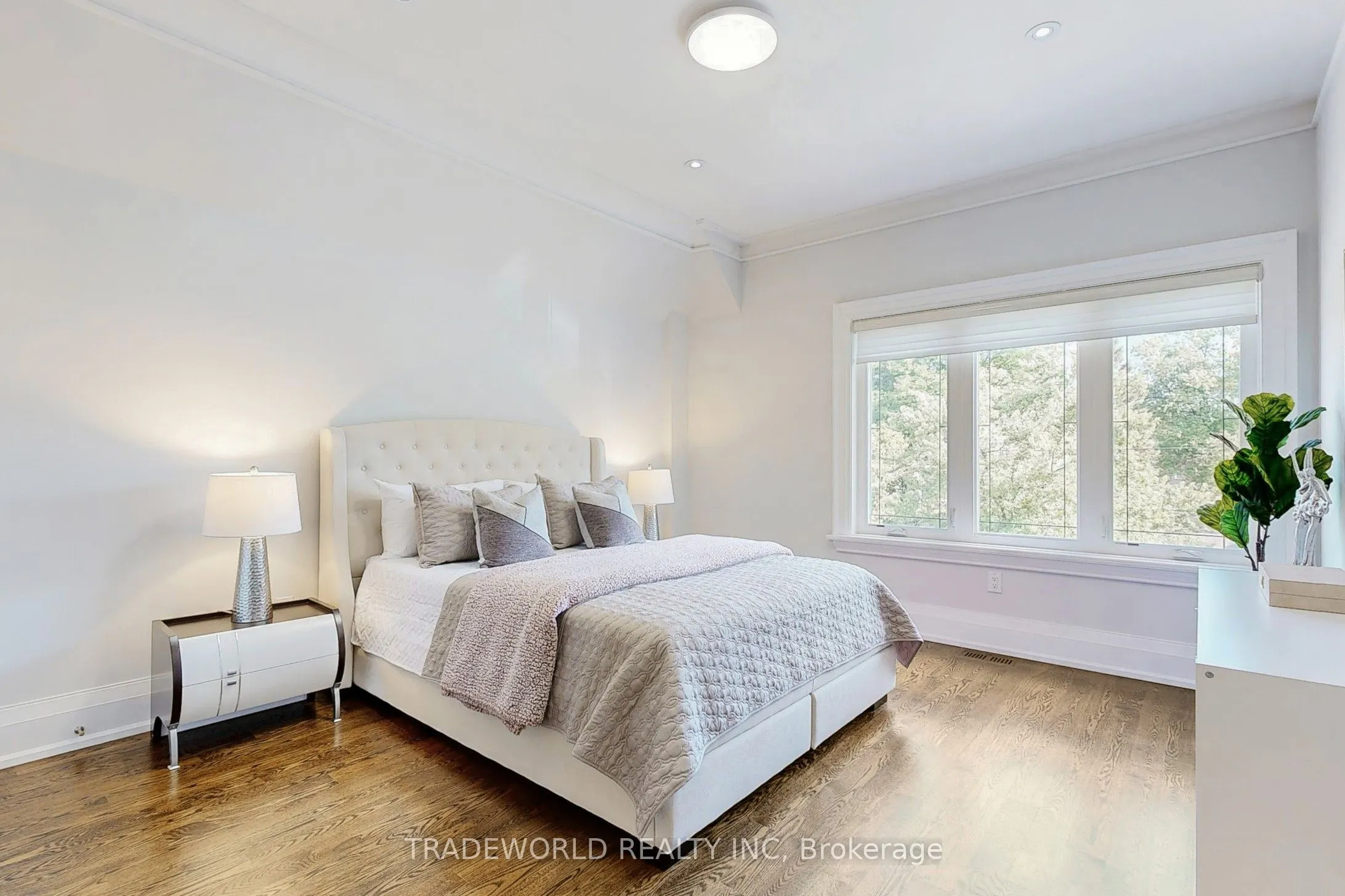 122 Parkview Avenue