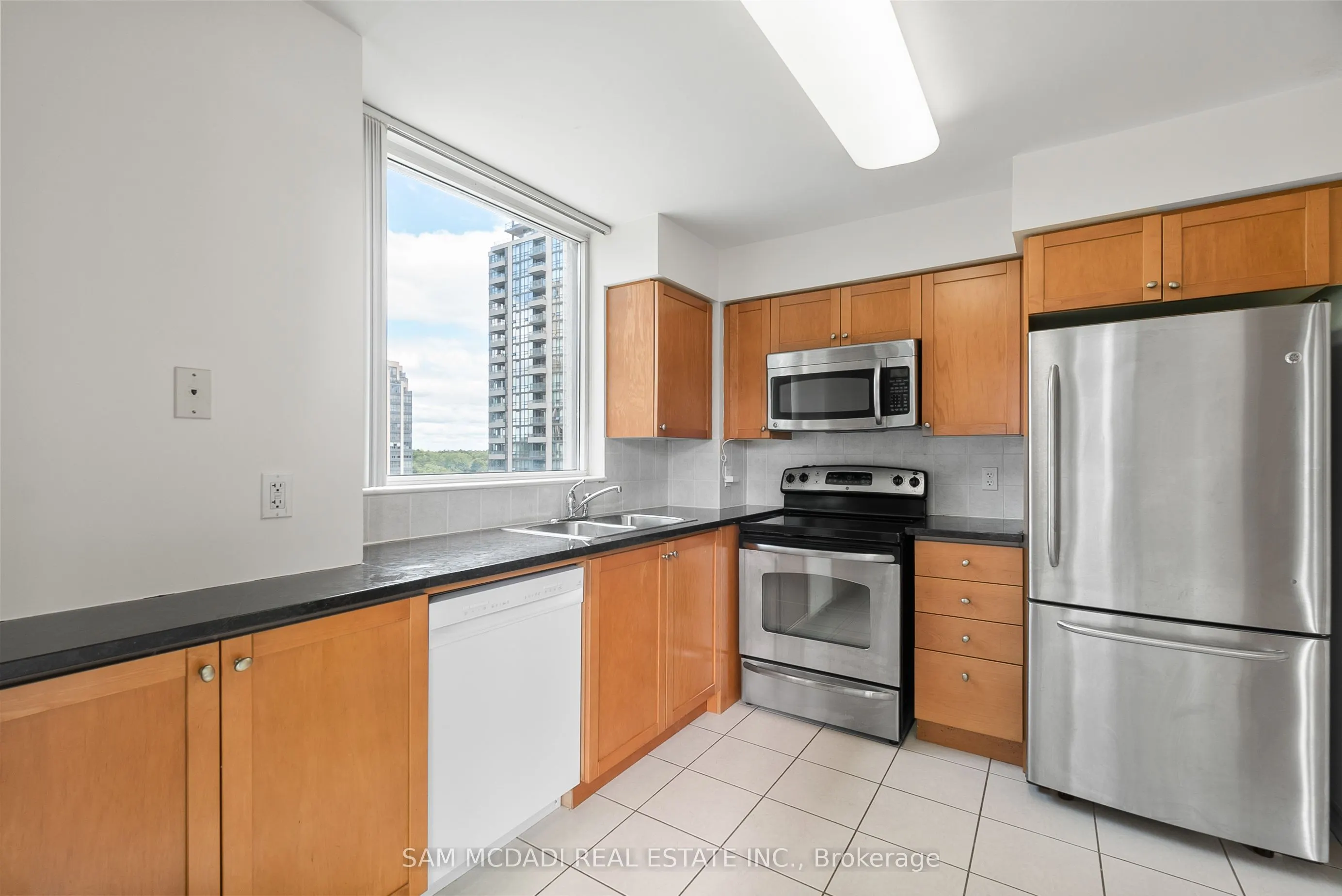 18 Spring Garden Avenue, #802