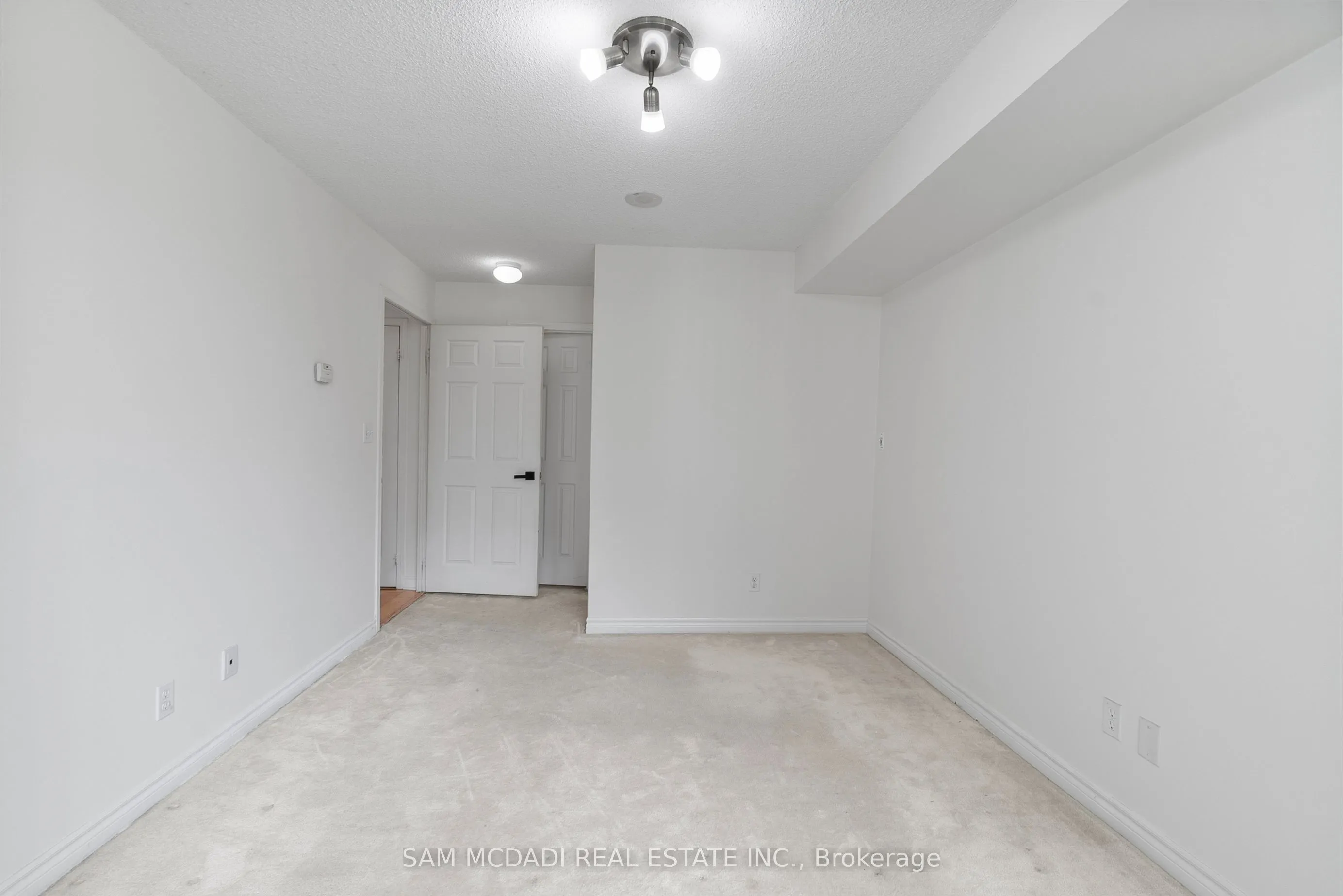 18 Spring Garden Avenue, #802