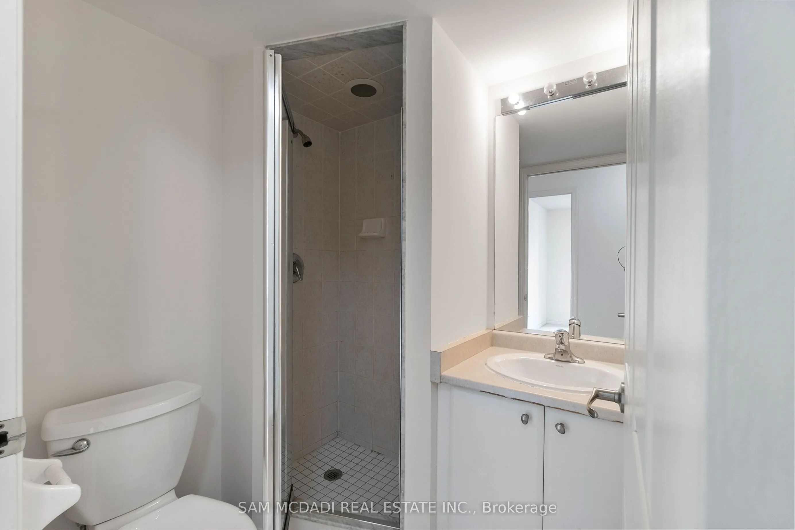 18 Spring Garden Avenue, #802