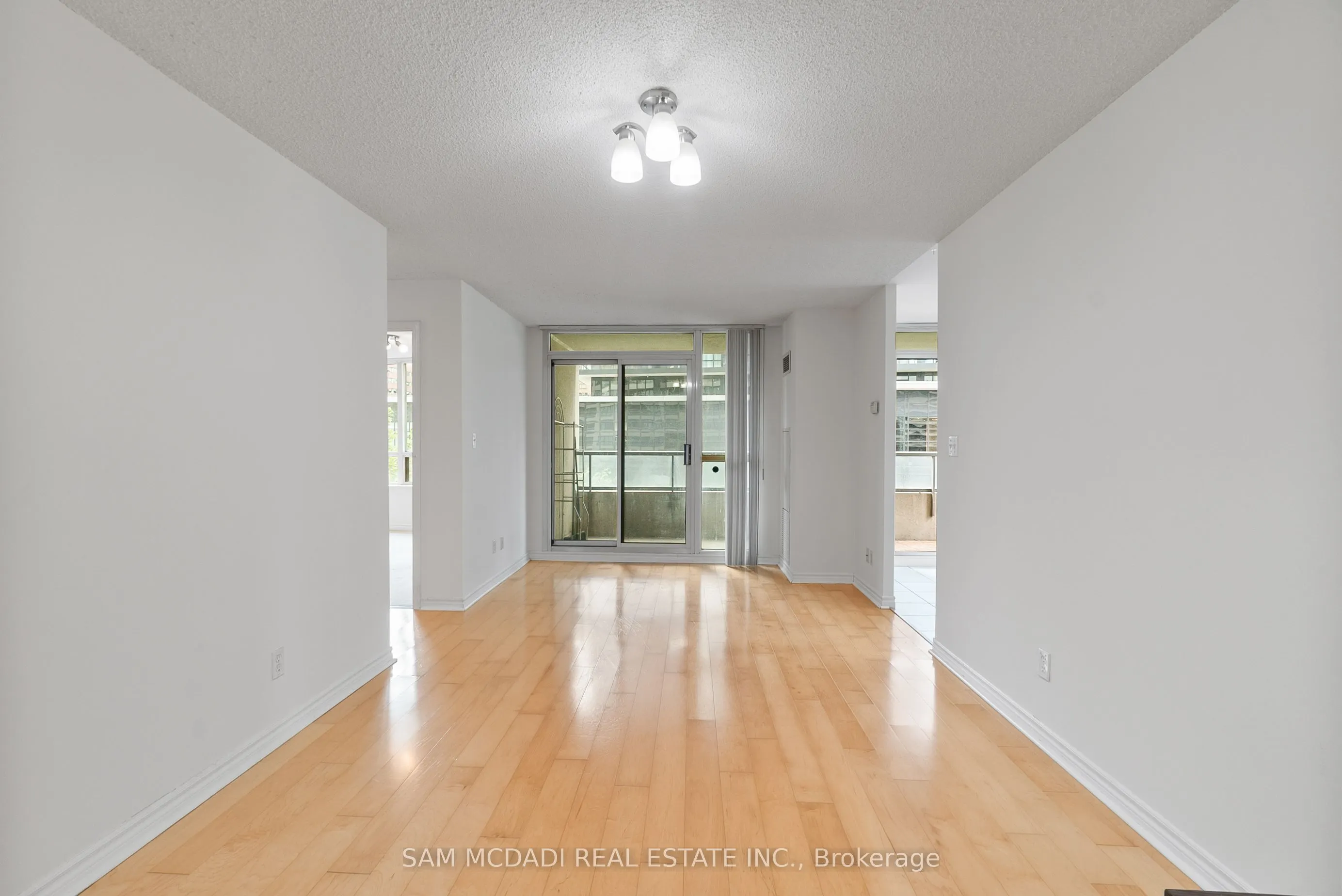 18 Spring Garden Avenue, #802