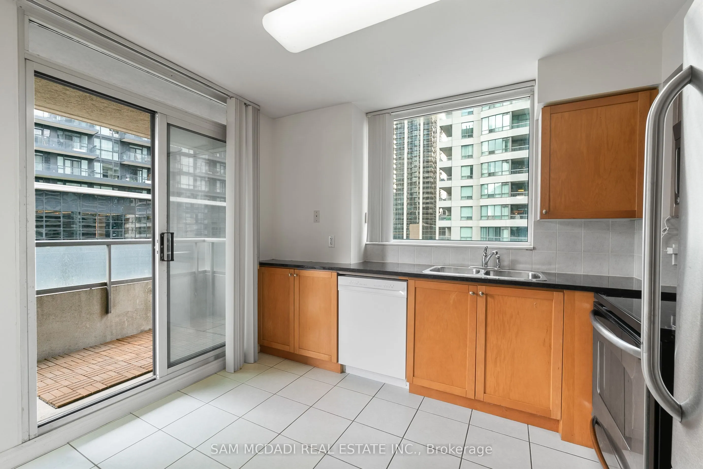 18 Spring Garden Avenue, #802