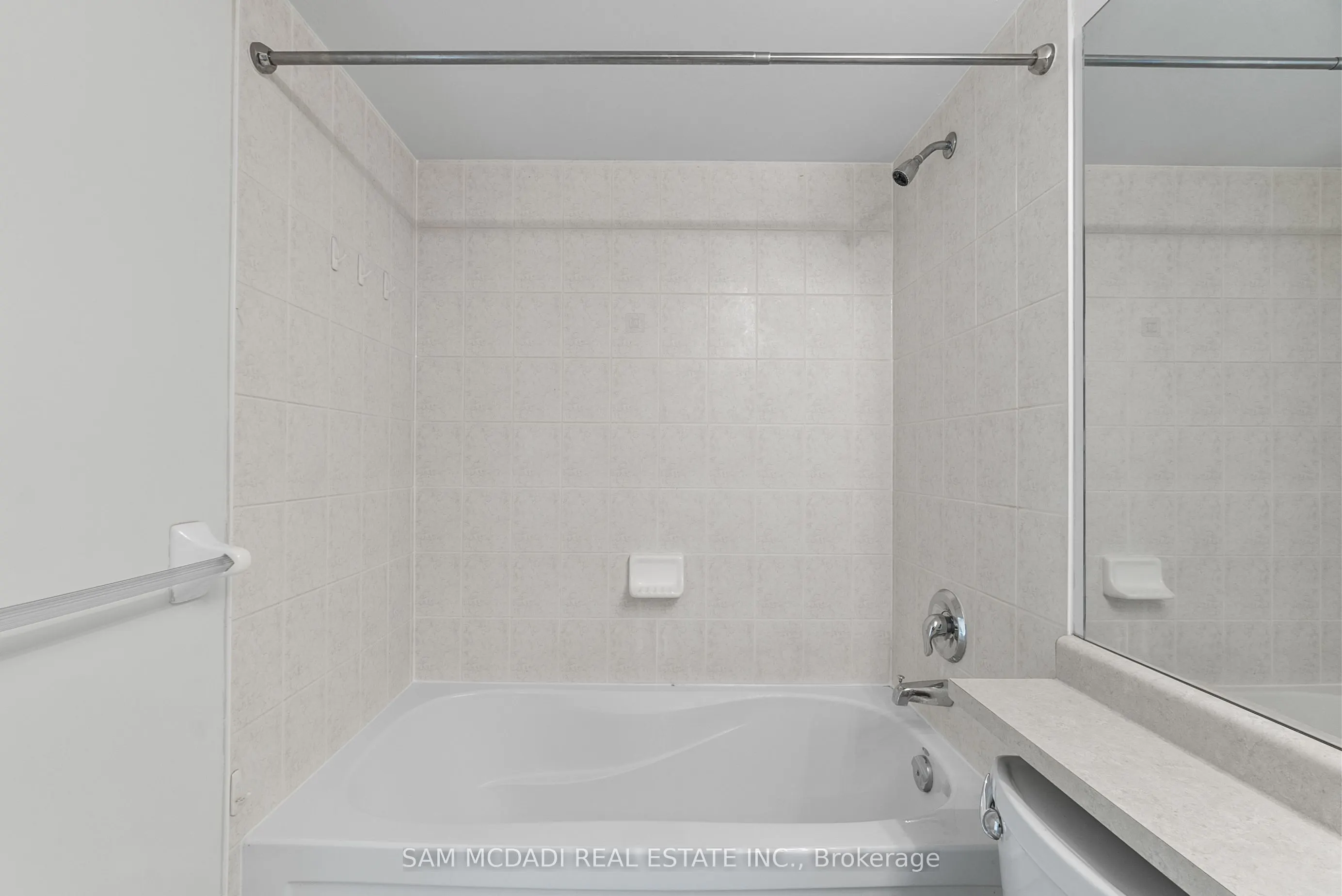 18 Spring Garden Avenue, #802