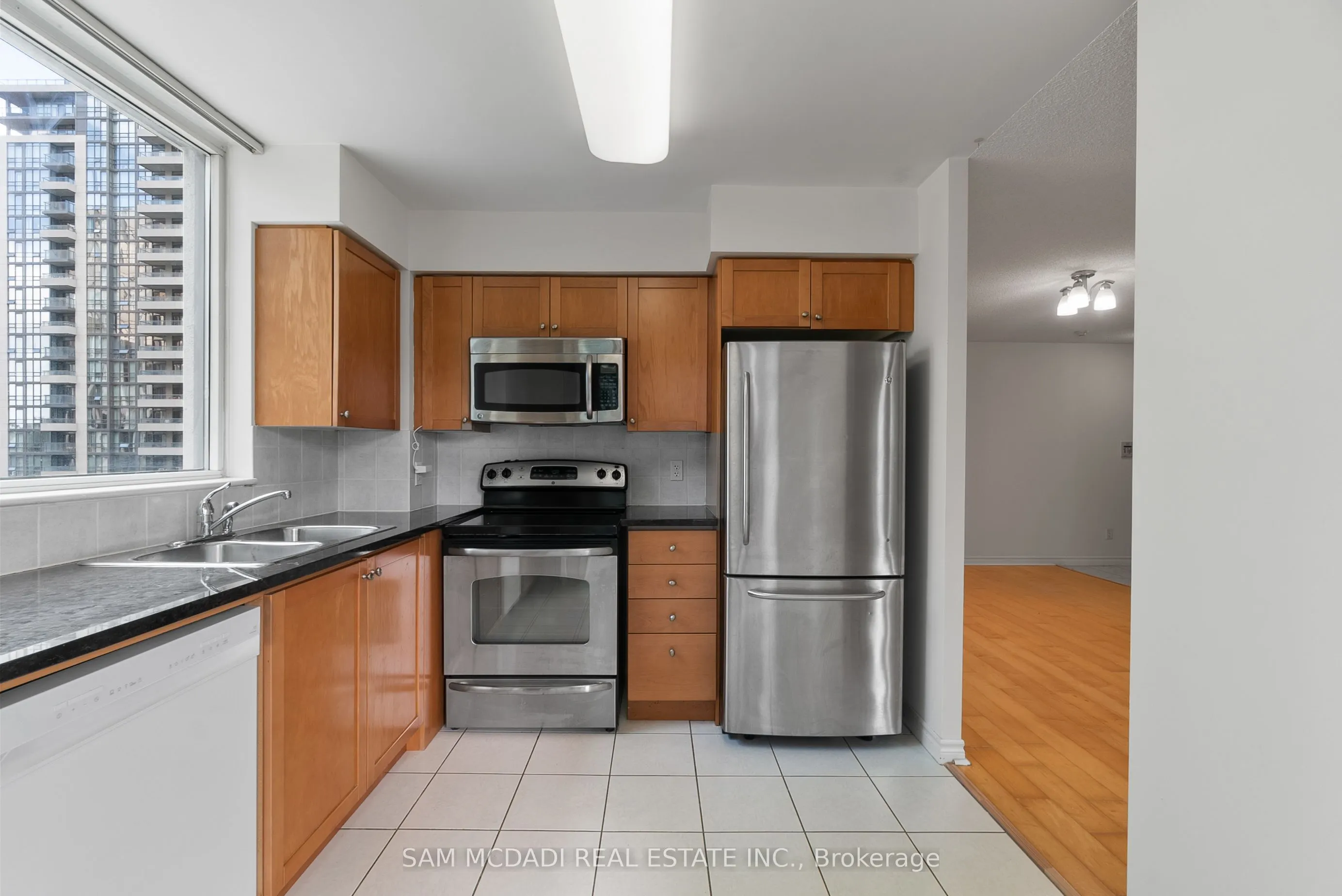18 Spring Garden Avenue, #802