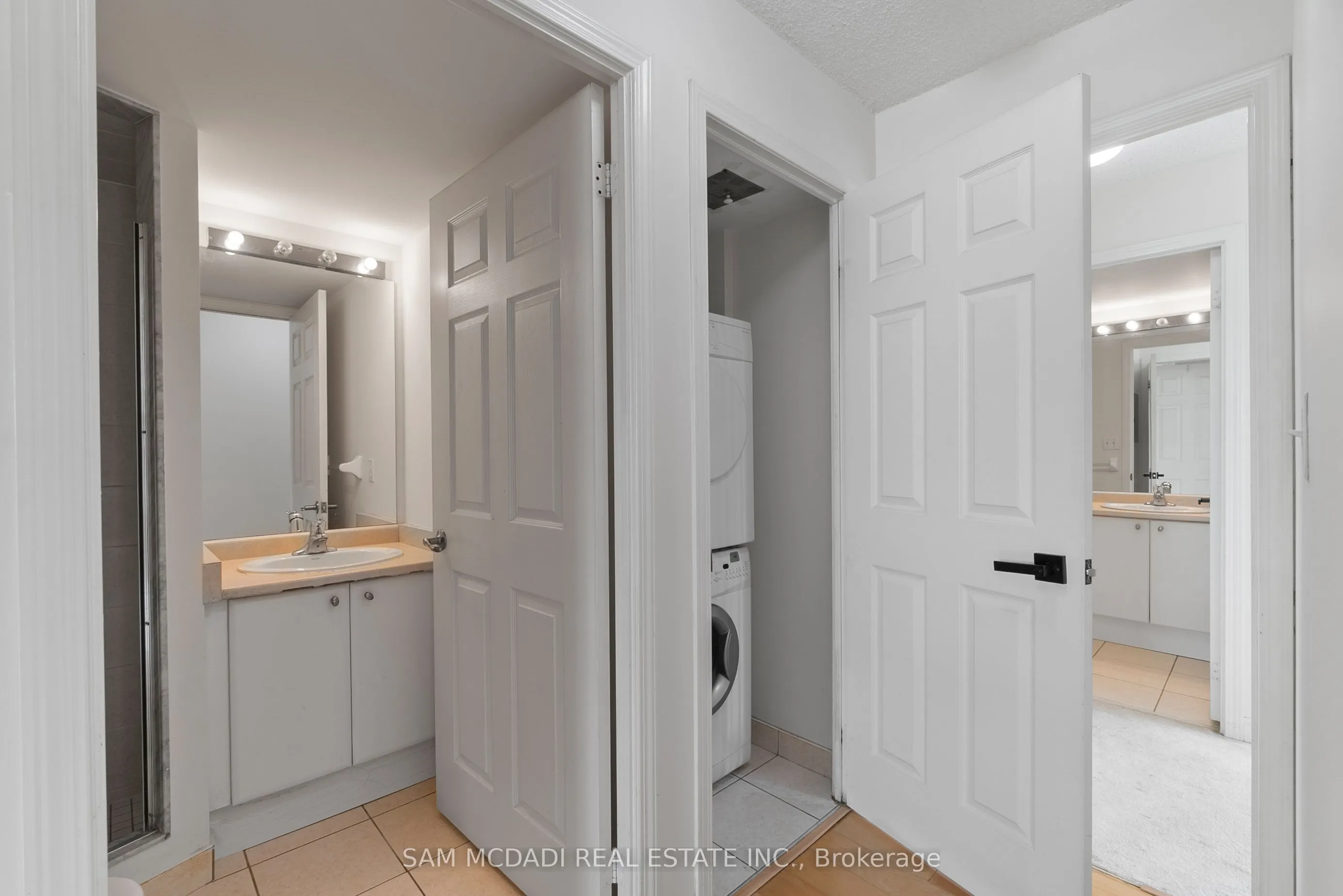 18 Spring Garden Avenue, #802