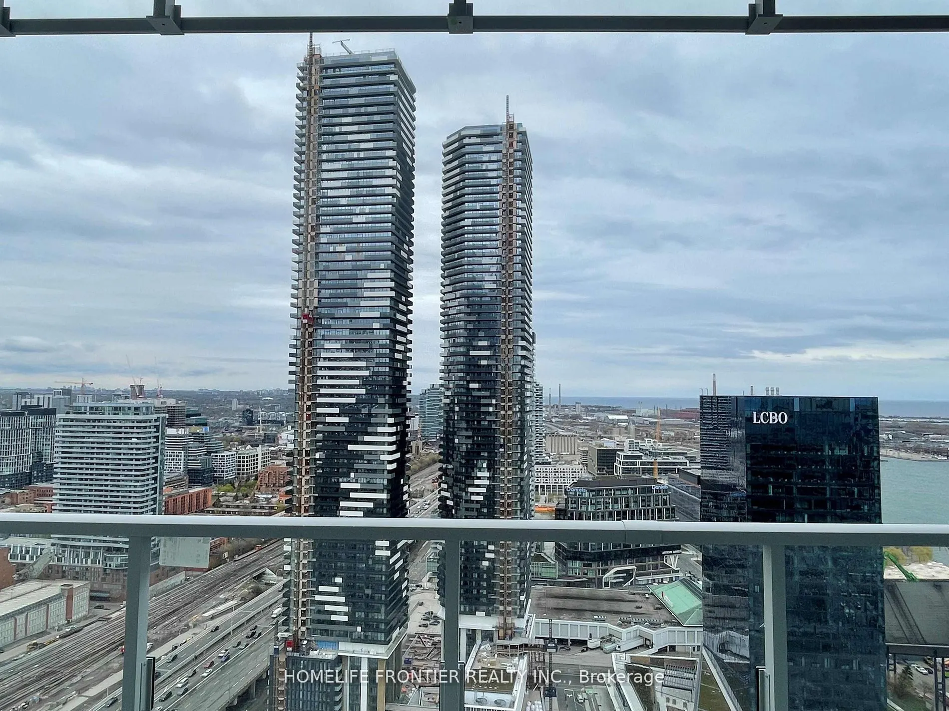 28 Freeland Street, #3708