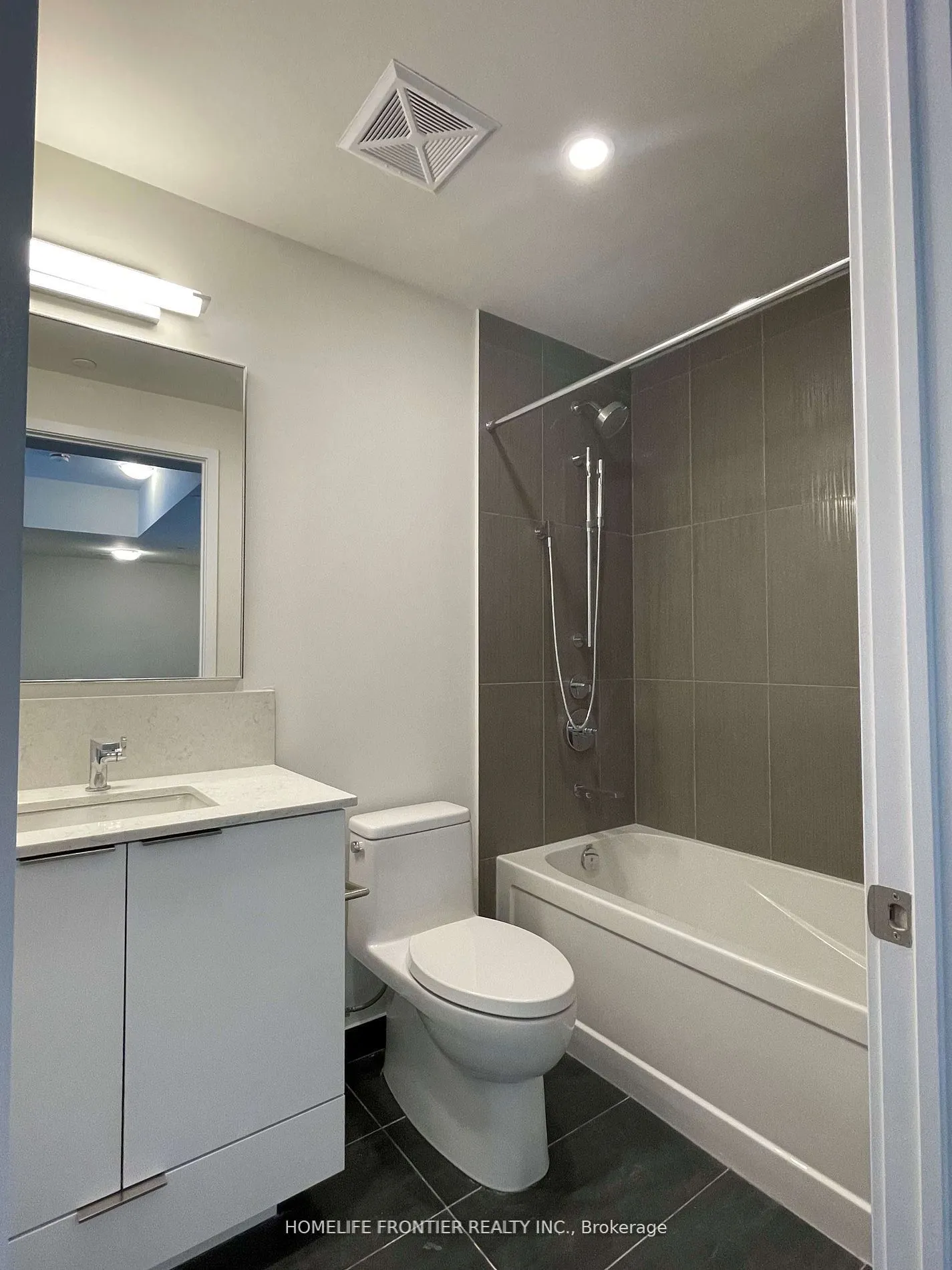 28 Freeland Street, #3708