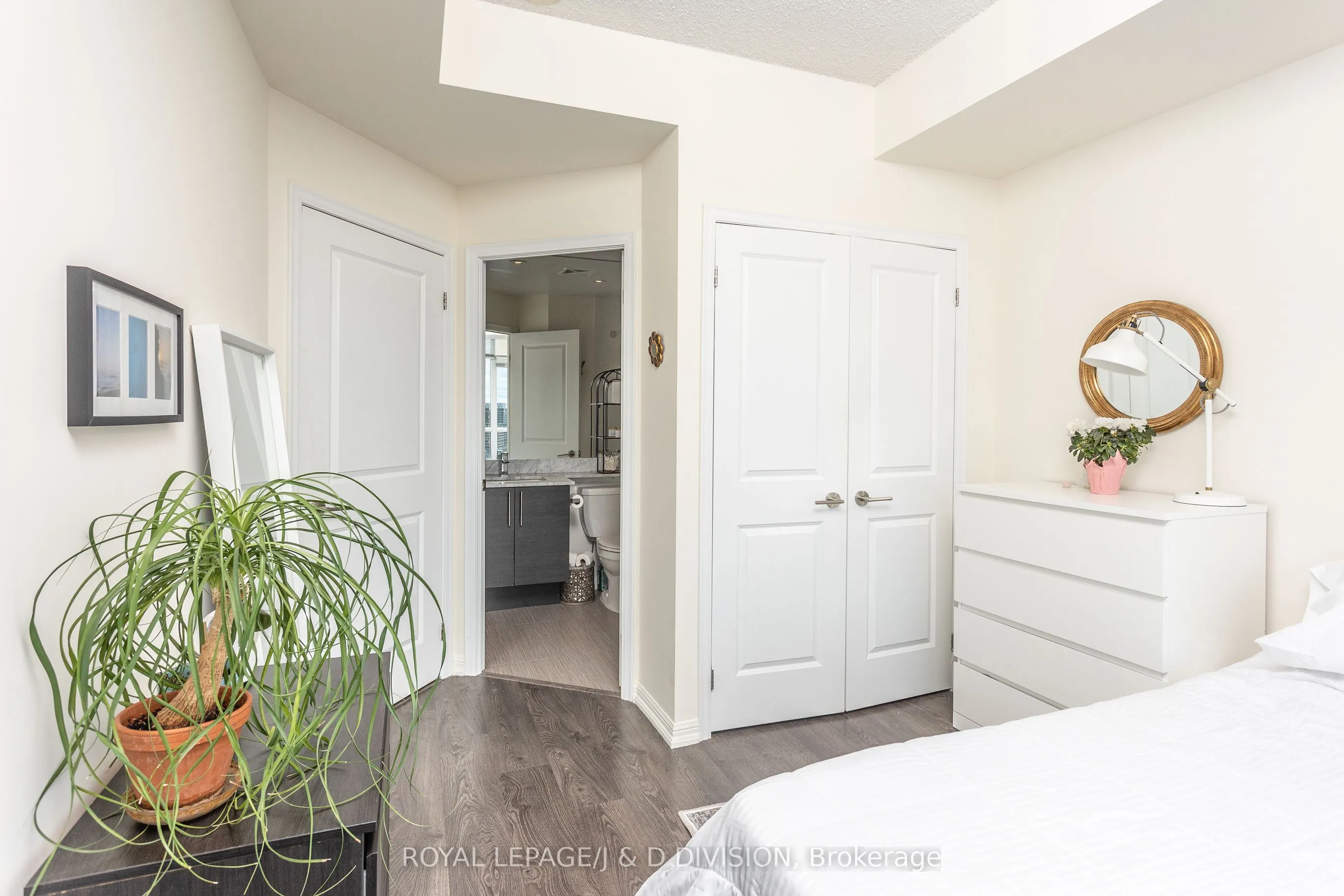 125 Western Battery Road, #2313