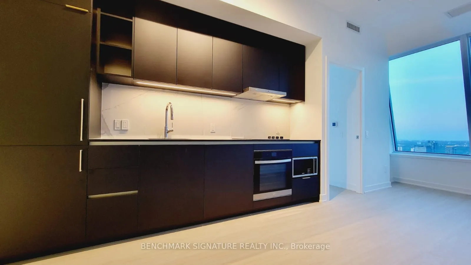 8 Wellesley Street W, #6007