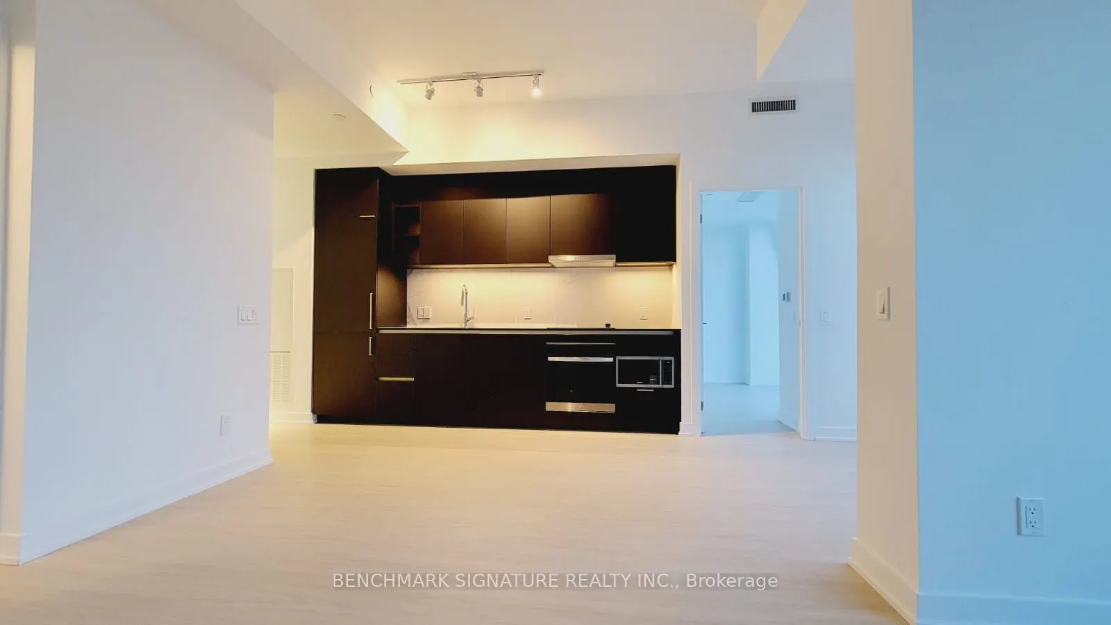 8 Wellesley Street W, #6007