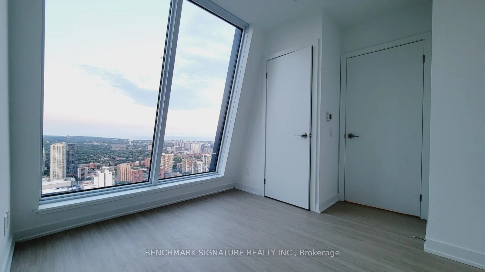 8 Wellesley Street W, #6007