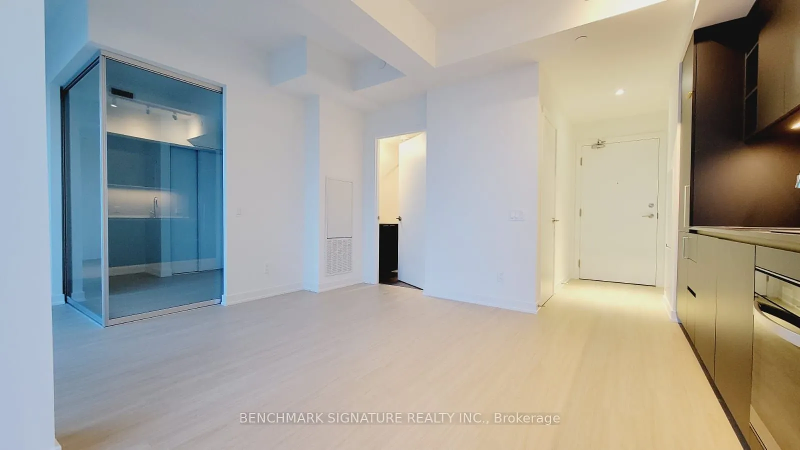 8 Wellesley Street W, #6007