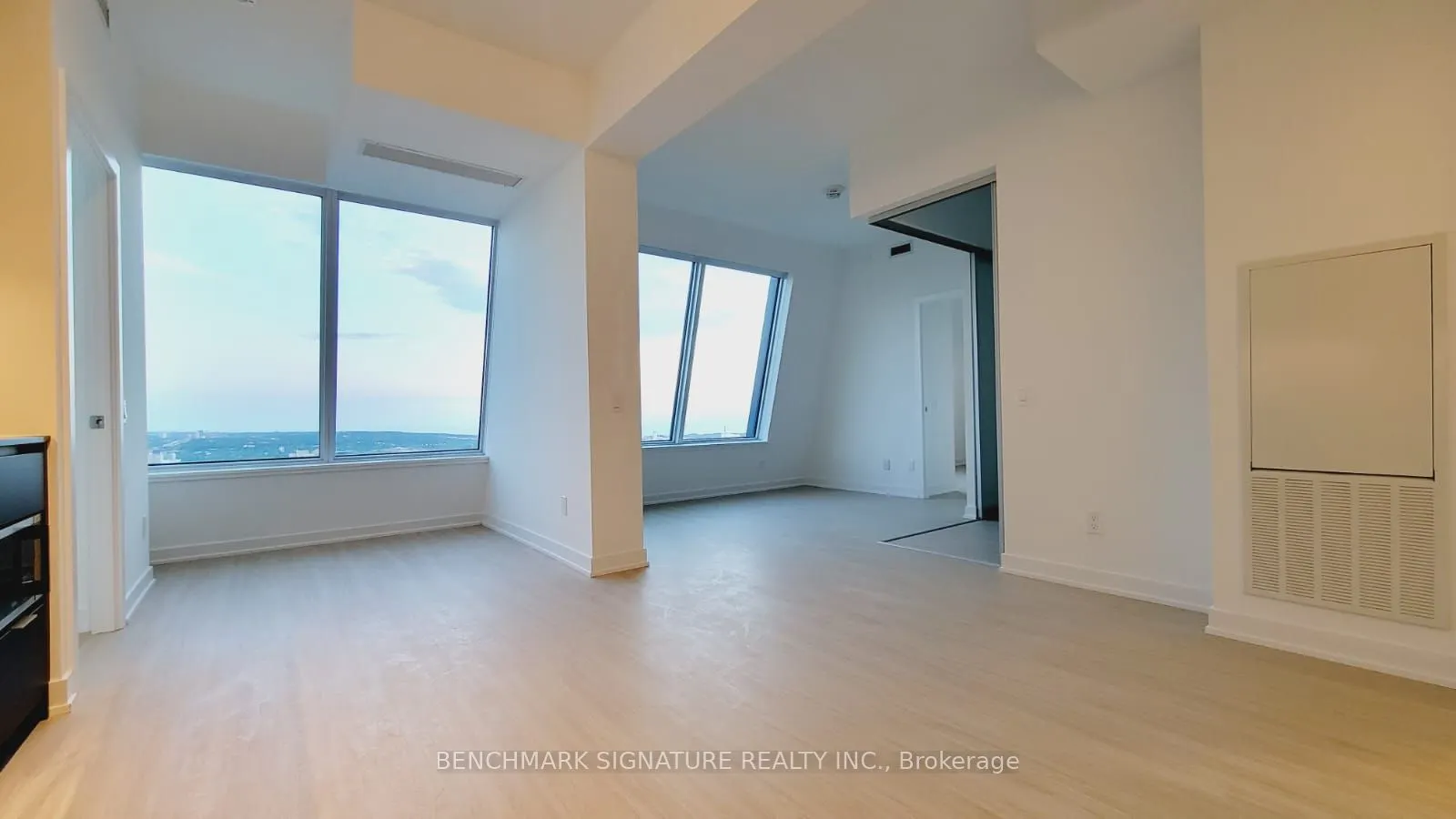 8 Wellesley Street W, #6007