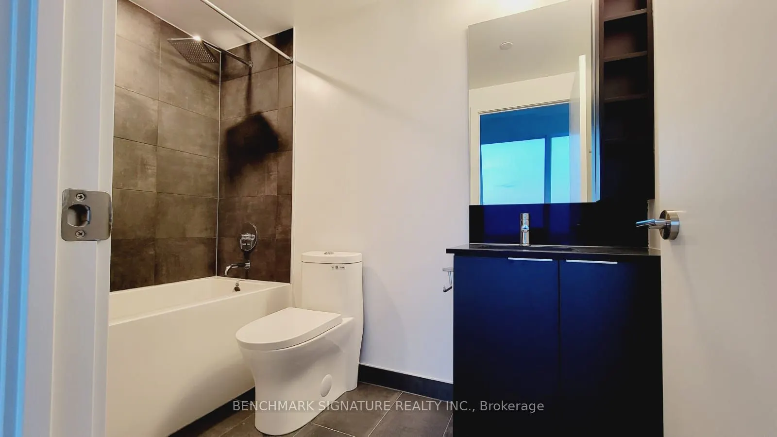 8 Wellesley Street W, #6007