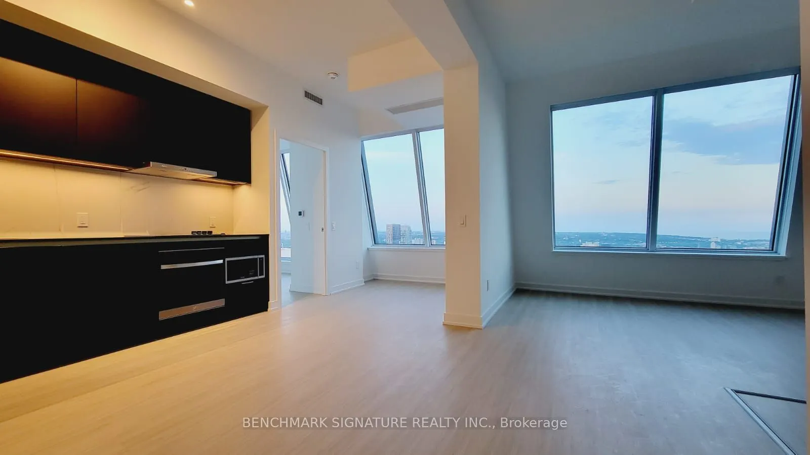 8 Wellesley Street W, #6007