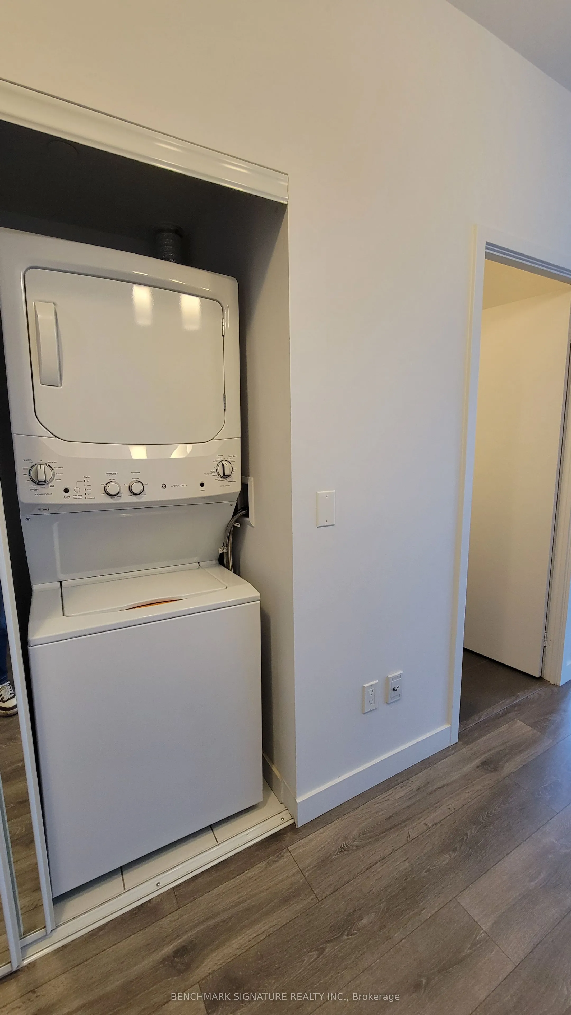 8 Eglinton Avenue E, #3003