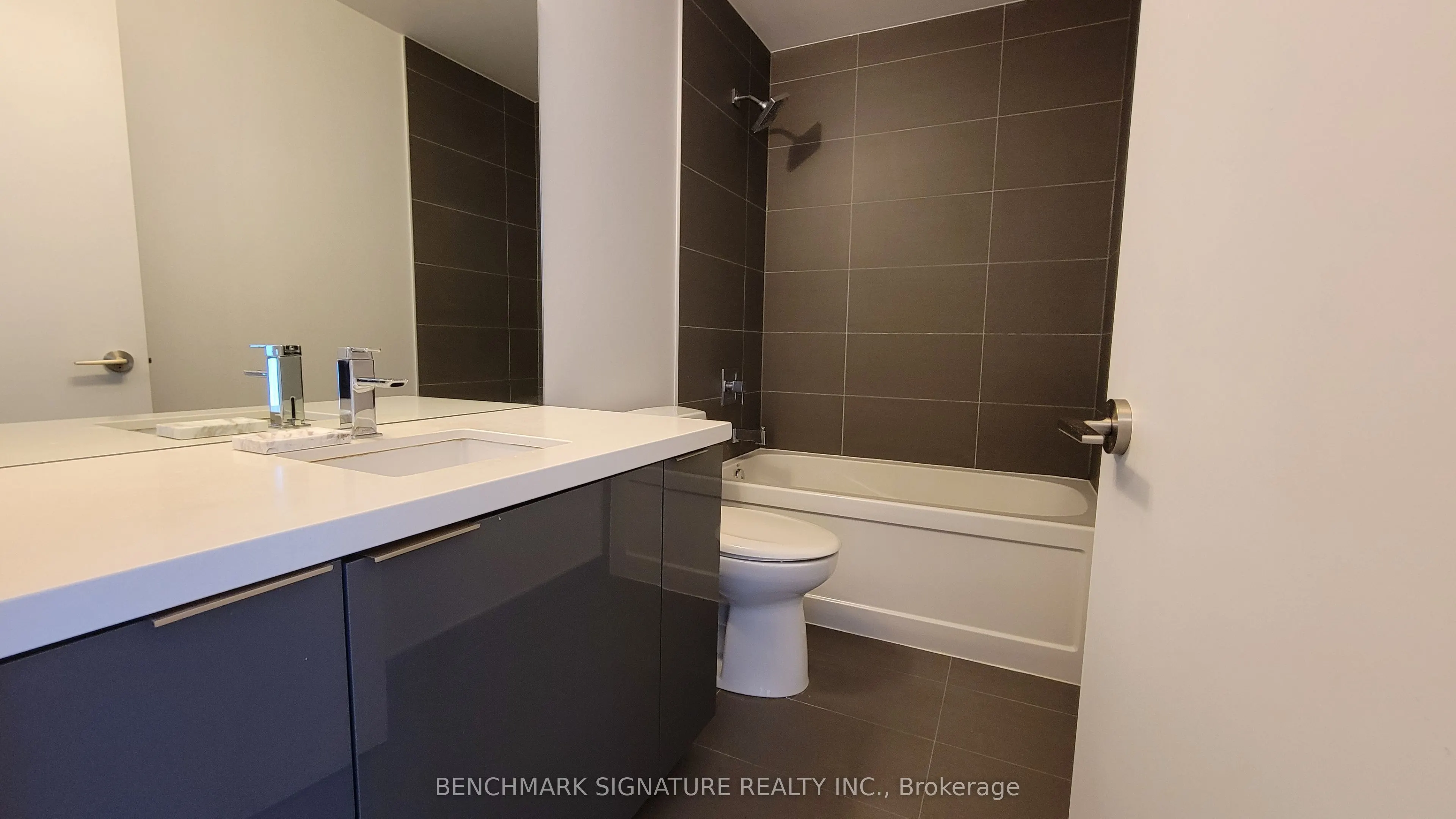 8 Eglinton Avenue E, #3003