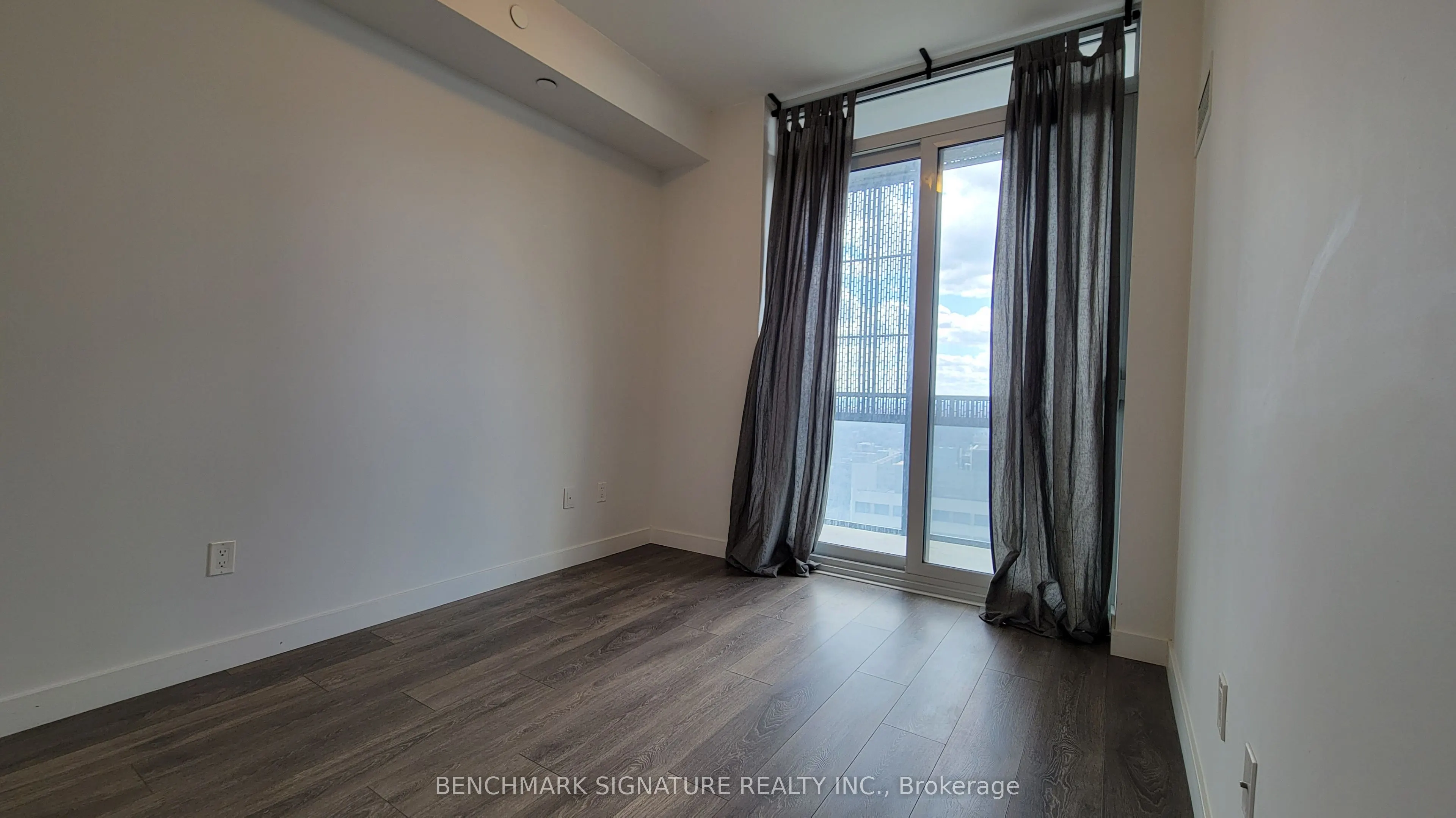 8 Eglinton Avenue E, #3003