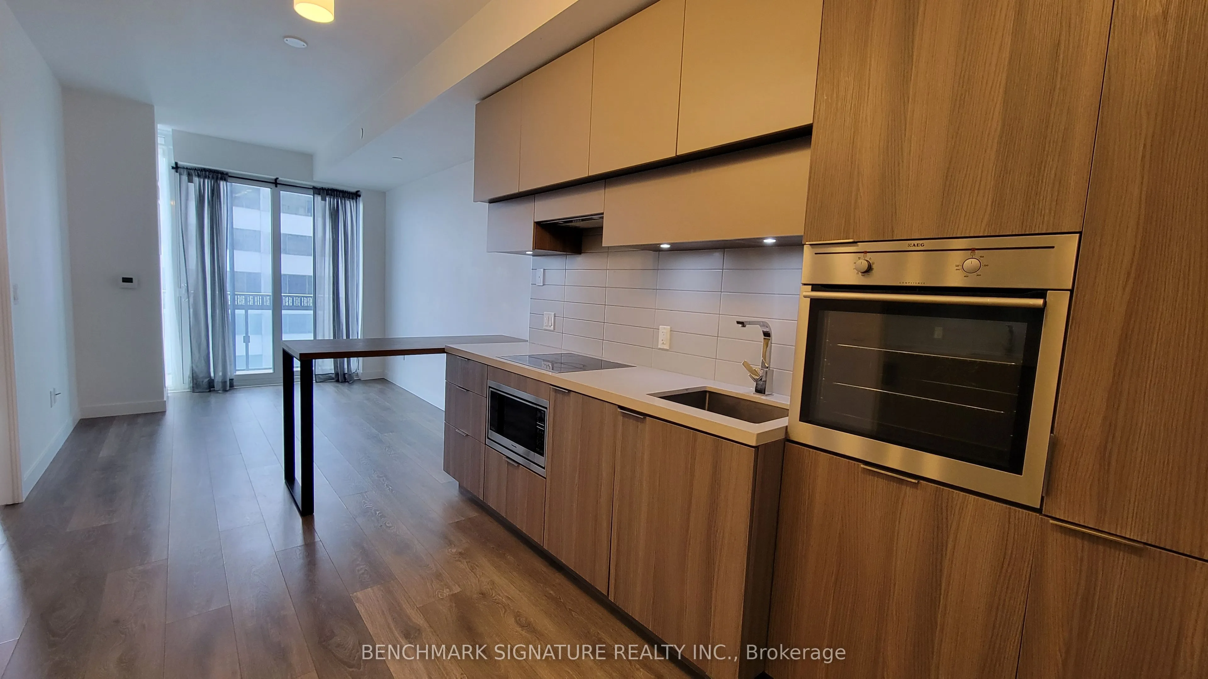 8 Eglinton Avenue E, #3003
