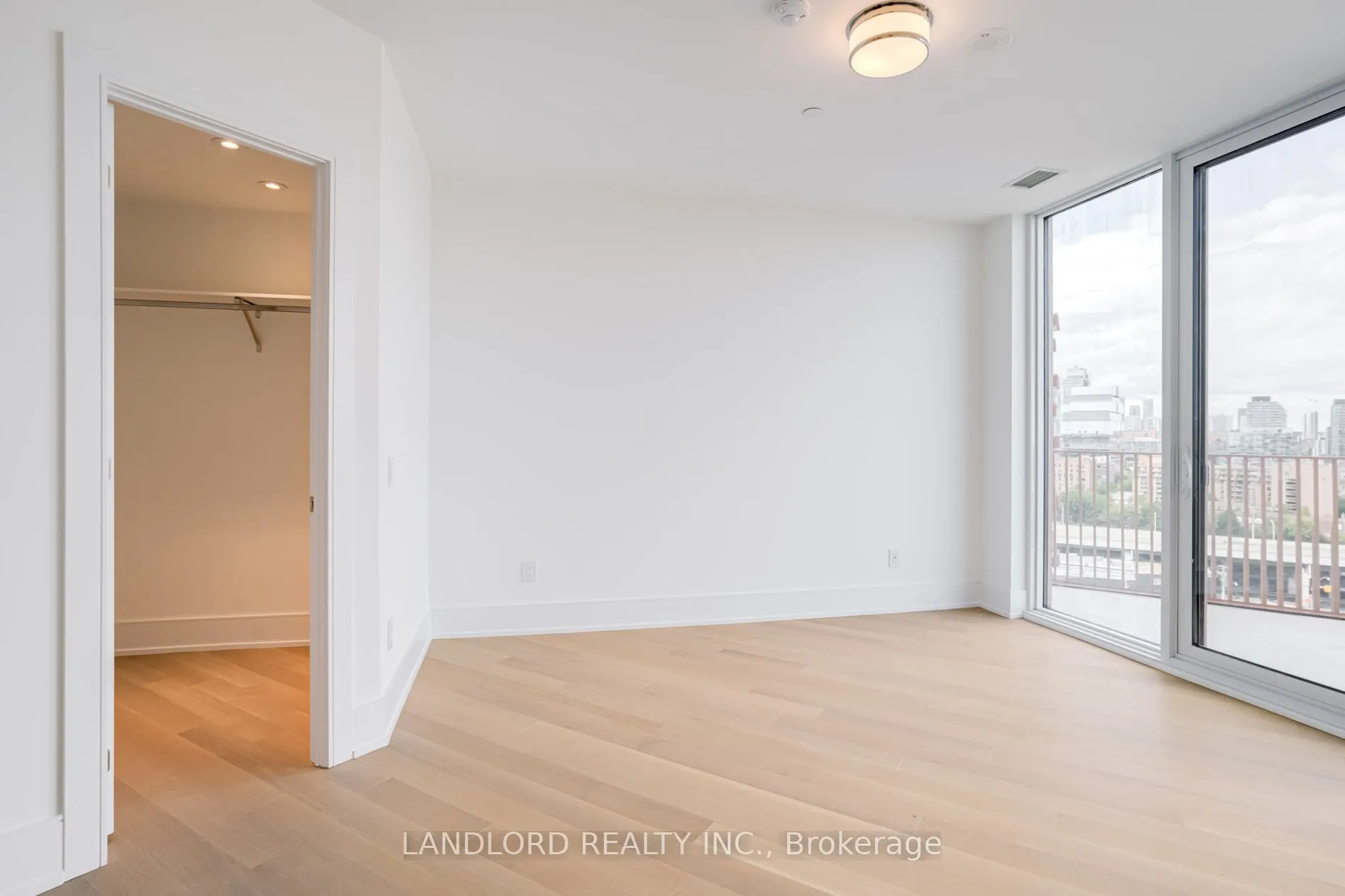 155 Merchants' Wharf, #1207