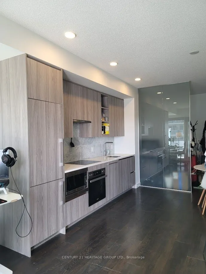85 Mcmahon Drive, #1107