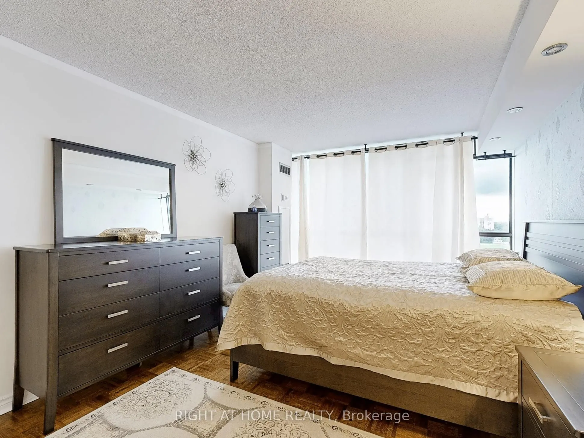 131 Torresdale Avenue, #908
