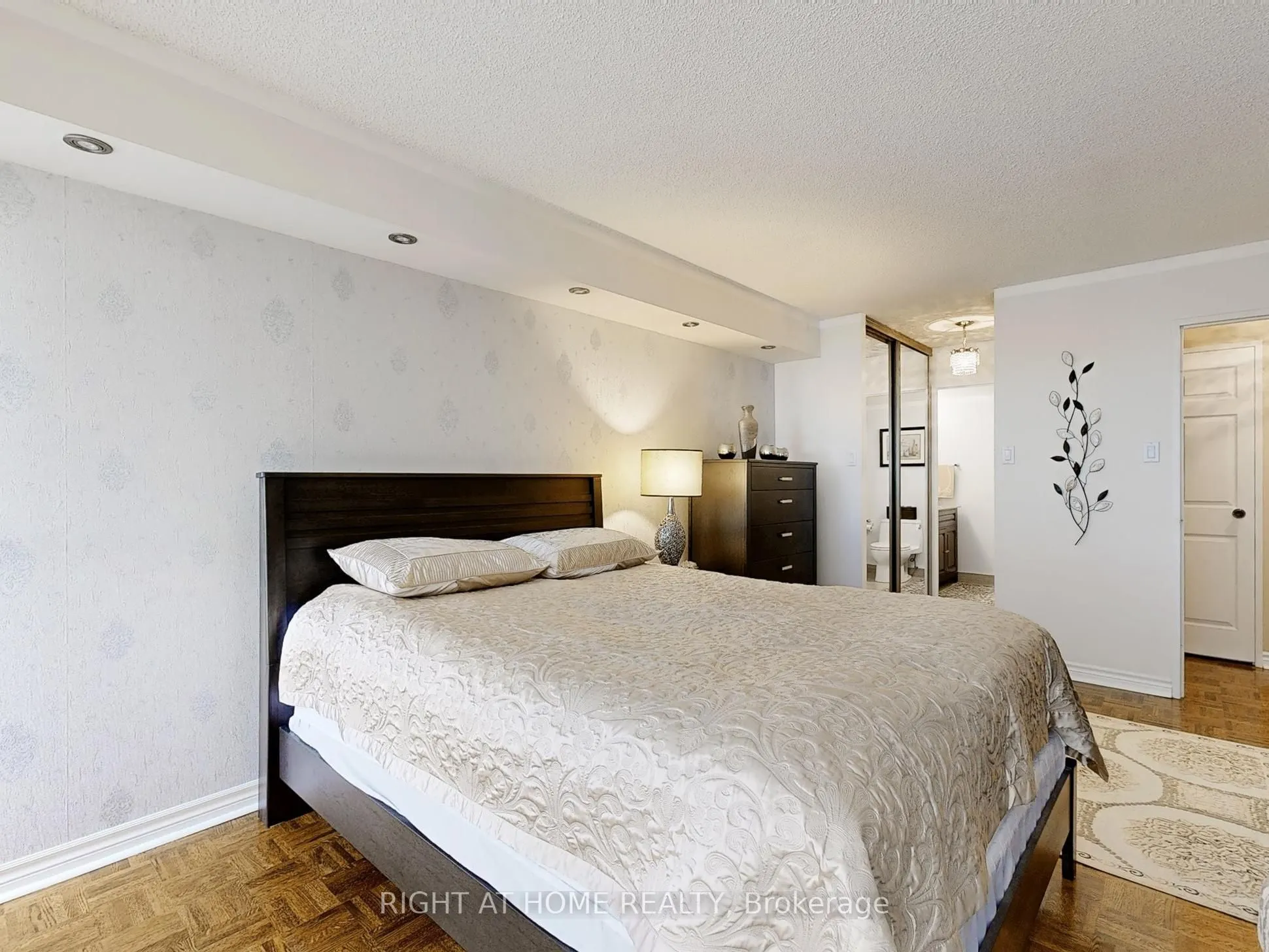 131 Torresdale Avenue, #908